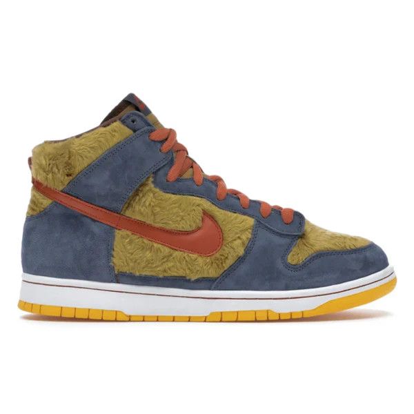 image of Nike Sb Dunk High Papa Bear Shoes in Light Umber/Hot House, Men's (Size 10)