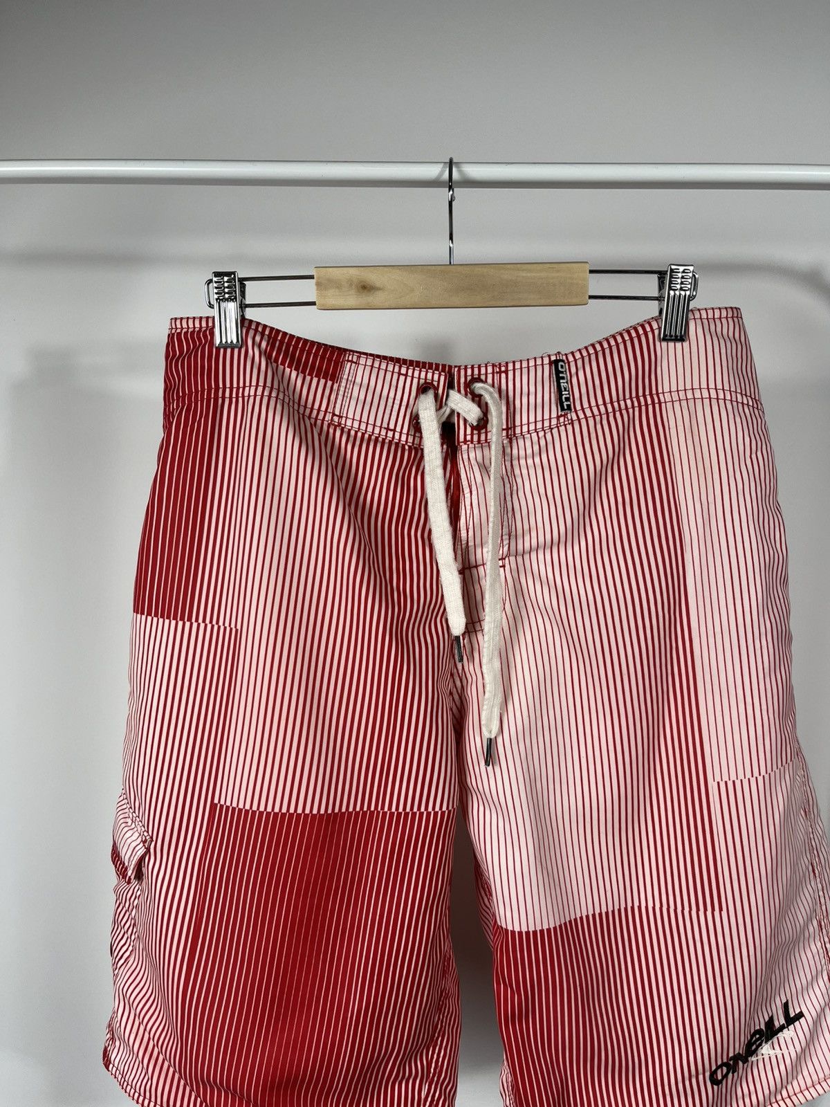 O'Neill O’Neill Red White Striped Board Shorts Size 32 Size US 32 / EU 48 - 2 Thumbnail