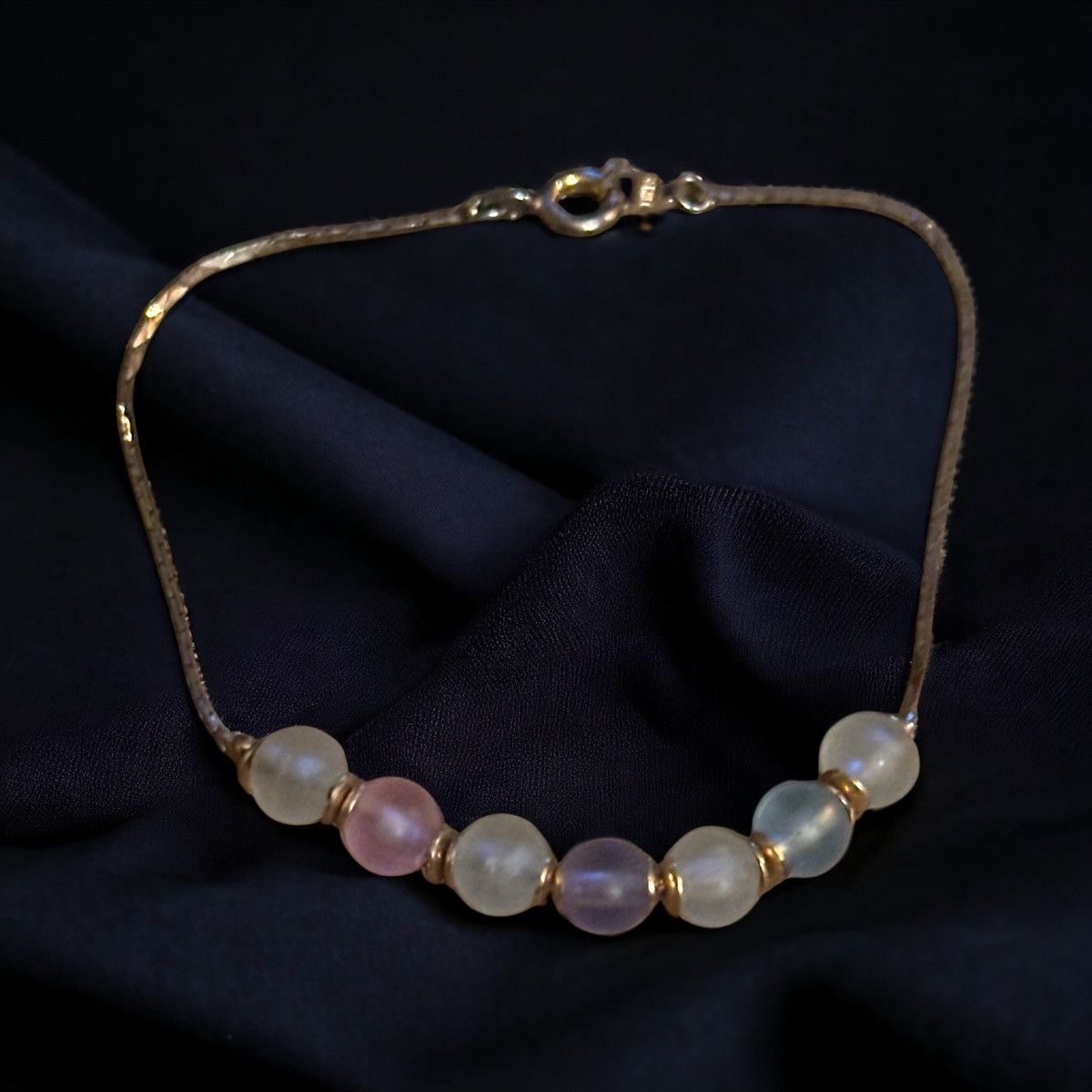 Vintage Vintage gold tone glass bead bracelet Size ONE SIZE - 1 Thumbnail