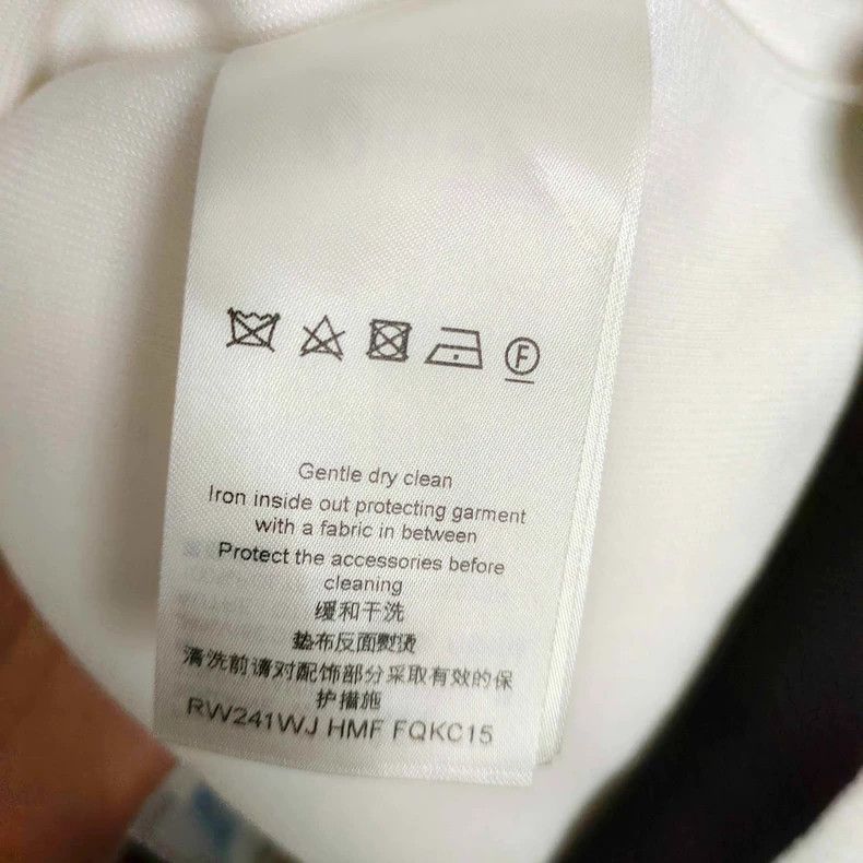 Louis Vuitton Louis Vuitton White 24 Embroidered Crew Neck Casual Sweate Size M / US 6-8 / IT 42-44 - 4 Thumbnail