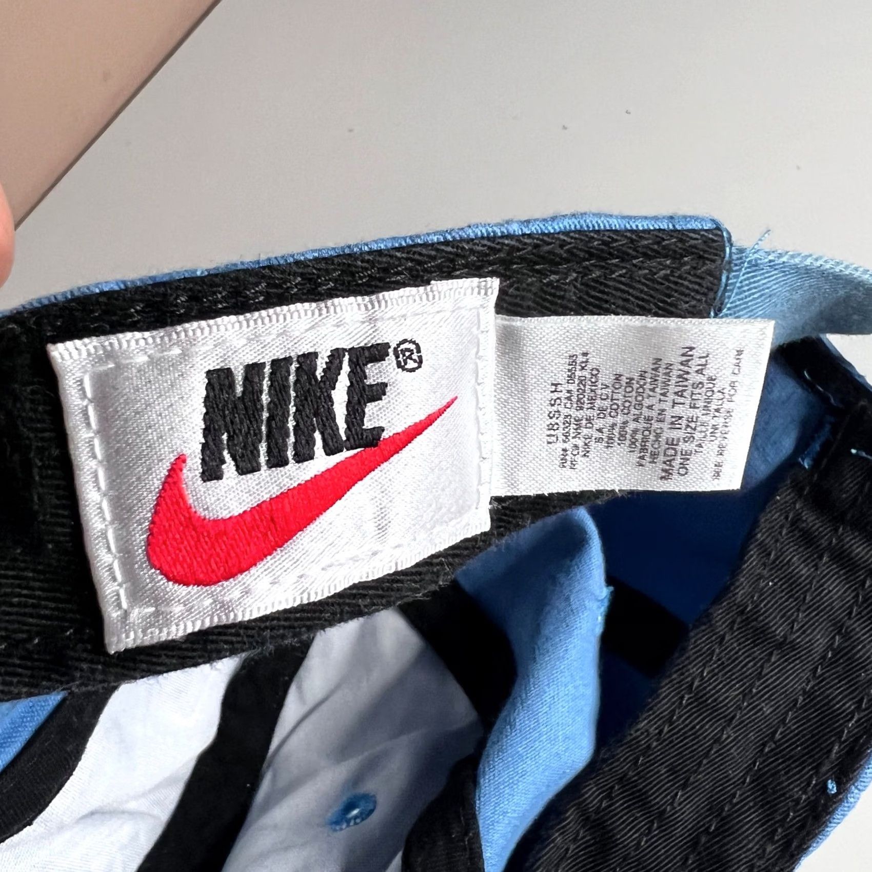 Nike VINTAGE Nike Cap One Size Light Blue Cotton Swoosh Logo Dad Hat Strapback Unisex Adults Size ONE SIZE - 2 Thumbnail