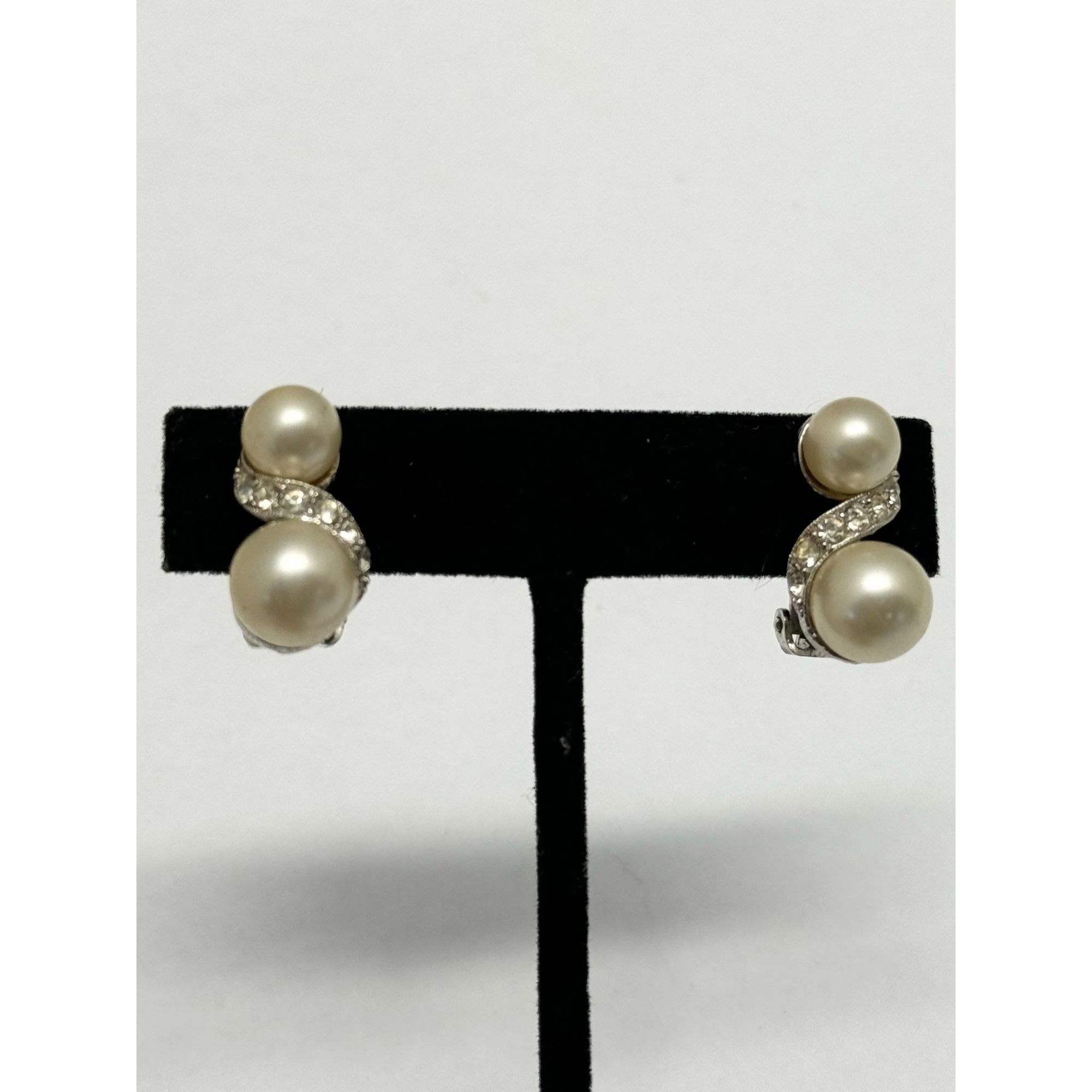 Vintage Vintage Marvella pearl rhinestone earrings Size ONE SIZE - 1 Thumbnail