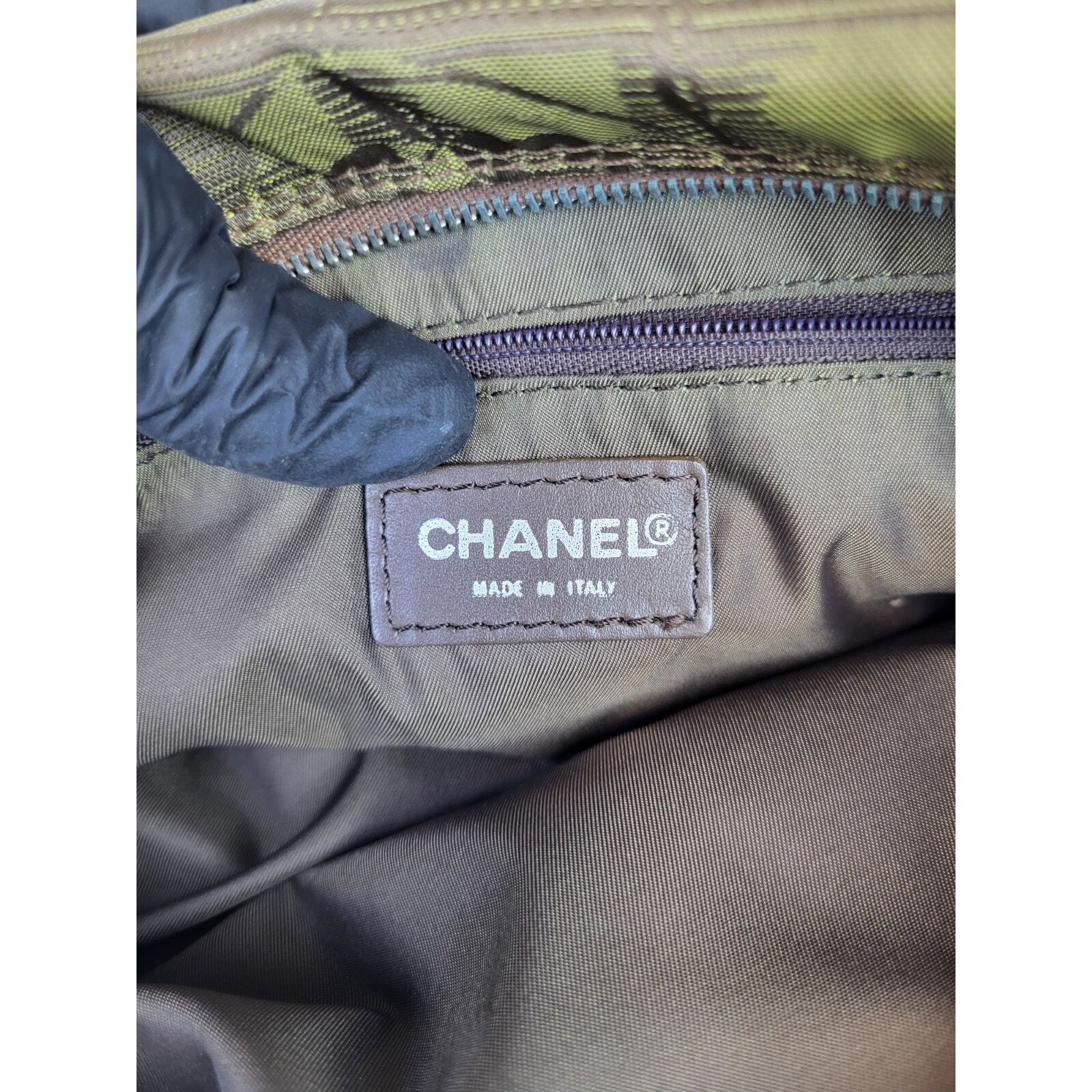 Chanel Chanel Vintage Cosmetic Travel Bag Green Size ONE SIZE - 10 Thumbnail