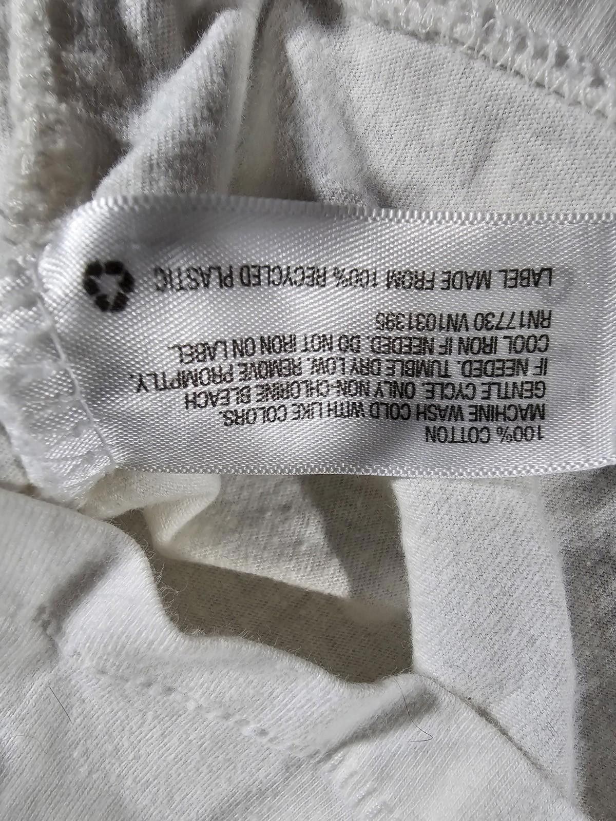 Other Universal Thread white vneck L Size L / US 10 / IT 46 - 5 Thumbnail