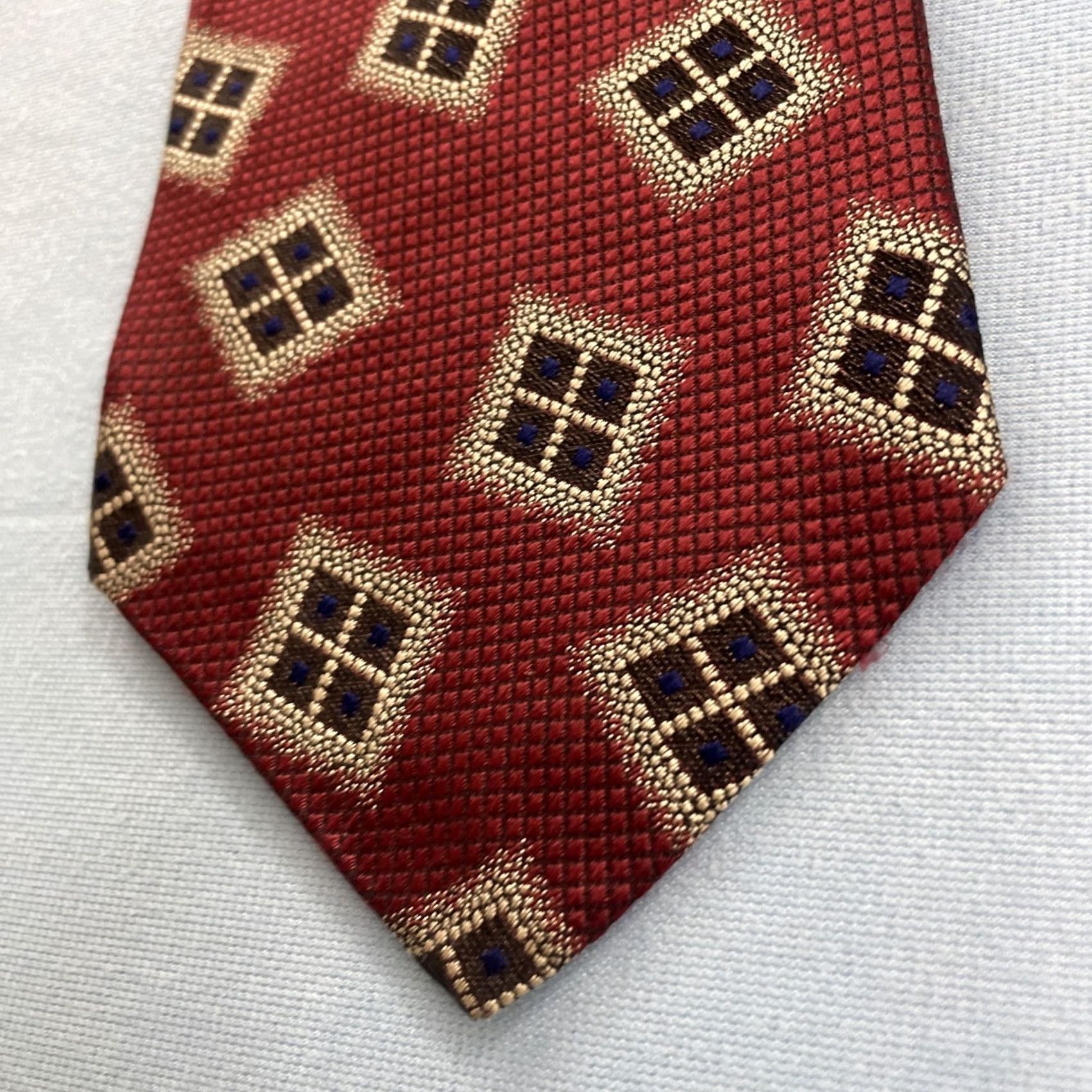 Robert Talbott VINTAGE Robert Talbott Best of Class tie Wove Deco Dot Window Neat Red Gray USA 4x58 Capsule Wide Necktie Size ONE SIZE - 7 Thumbnail