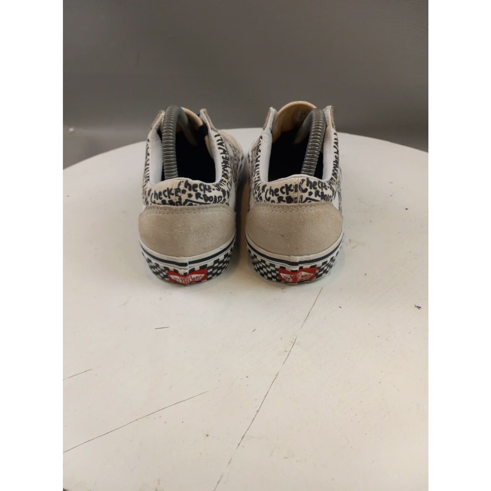 Vans VANS Sneaker Unisex – Low Canvas Suede Checkered Flag Flag Tongue Athletic Shoes 7 8.5 Men Women White Beige Black Size US 6 / IT 36 - 4 Thumbnail