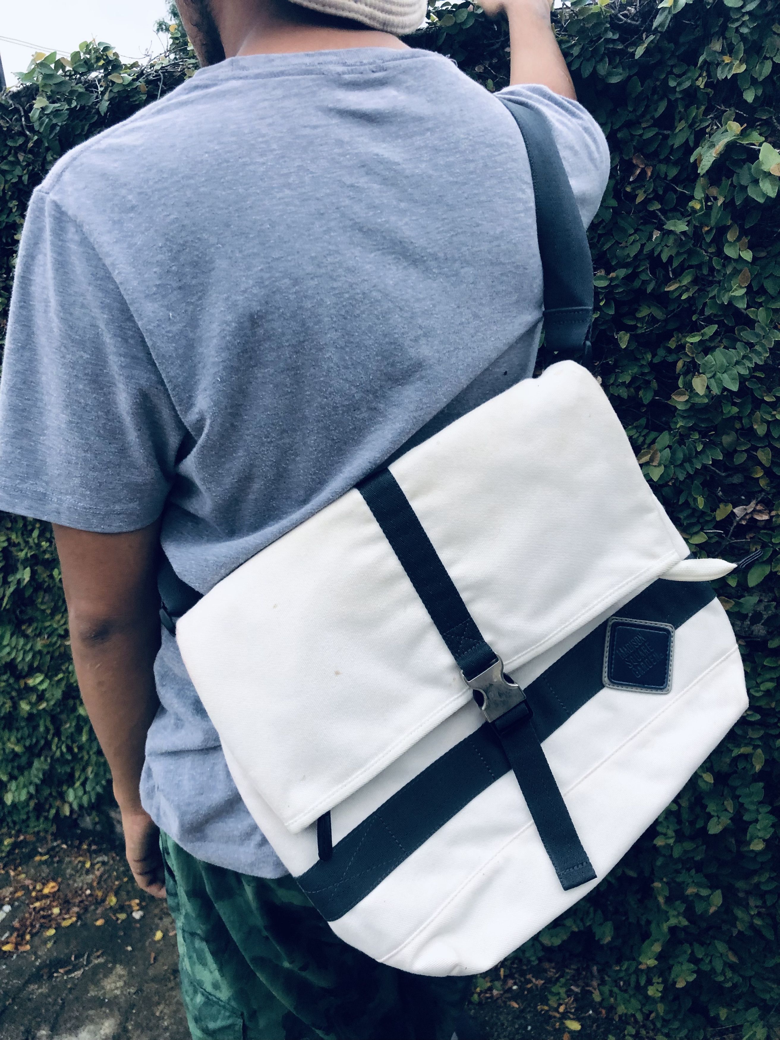 Japanese Brand Madison Square Garden Streetwear Fashion Style Crossbody Bag Size ONE SIZE - 20 Thumbnail