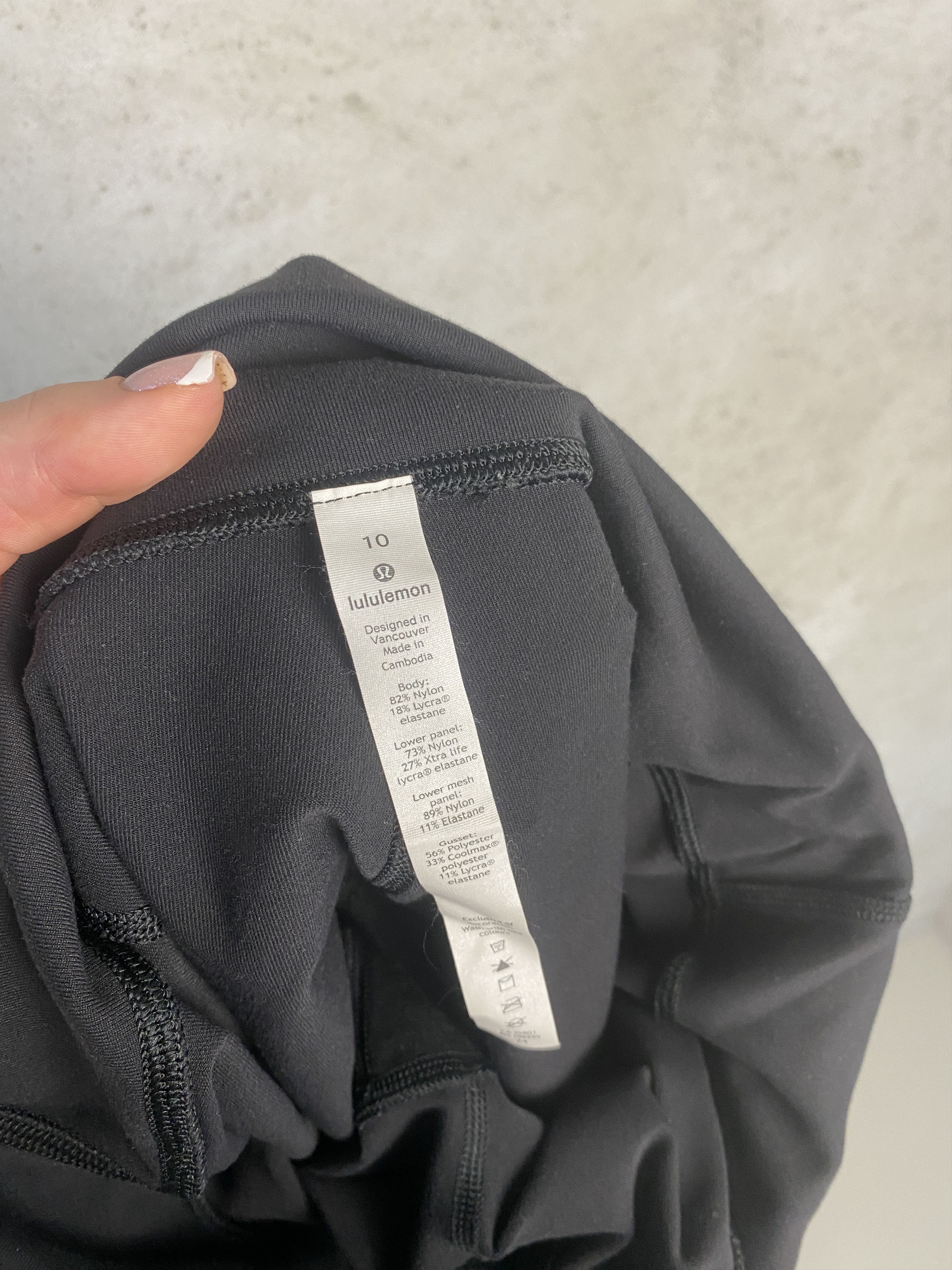 Lululemon Lululemon black leggings yoga gym pilates sport Size 32" / US 10 / IT 46 - 6 Thumbnail
