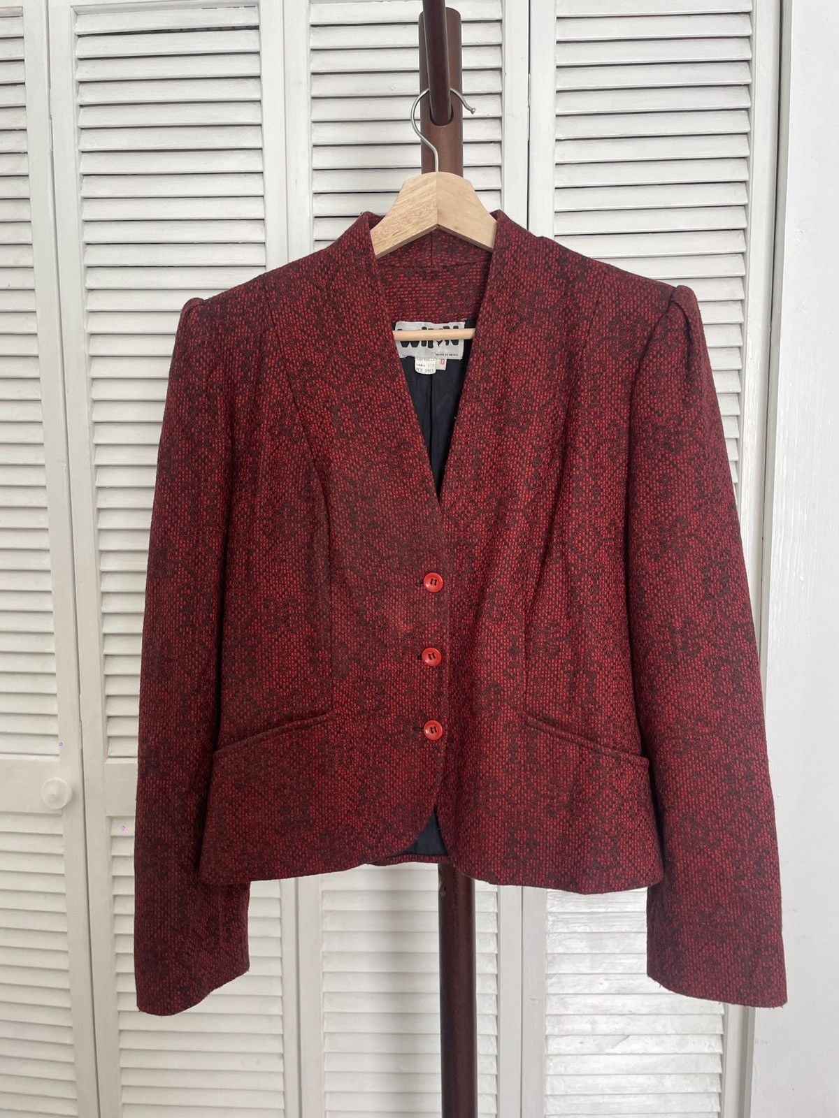 Vintage Lady Winn red blazer from Mexico Size M / US 6-8 / IT 42-44 - 1 Thumbnail