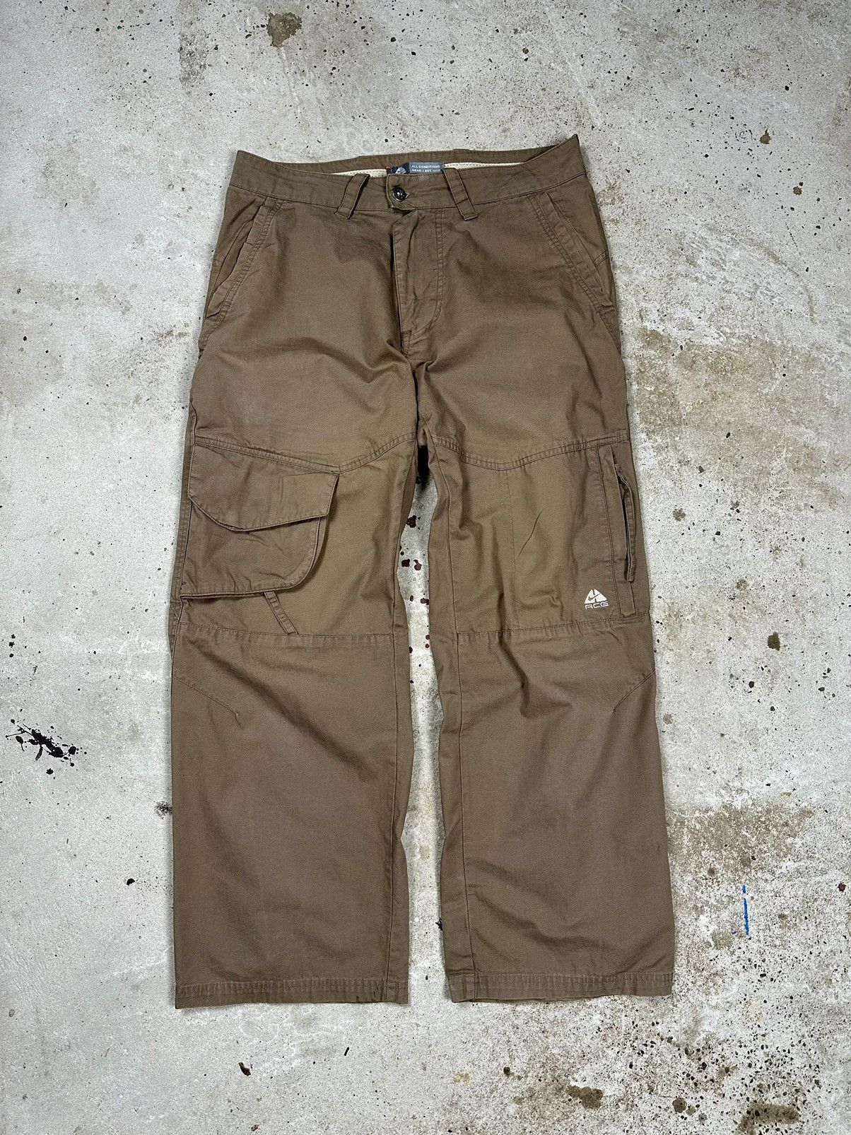 Vintage Y2K Nike ACG Brown Baggy Cargo Pants Multipocket