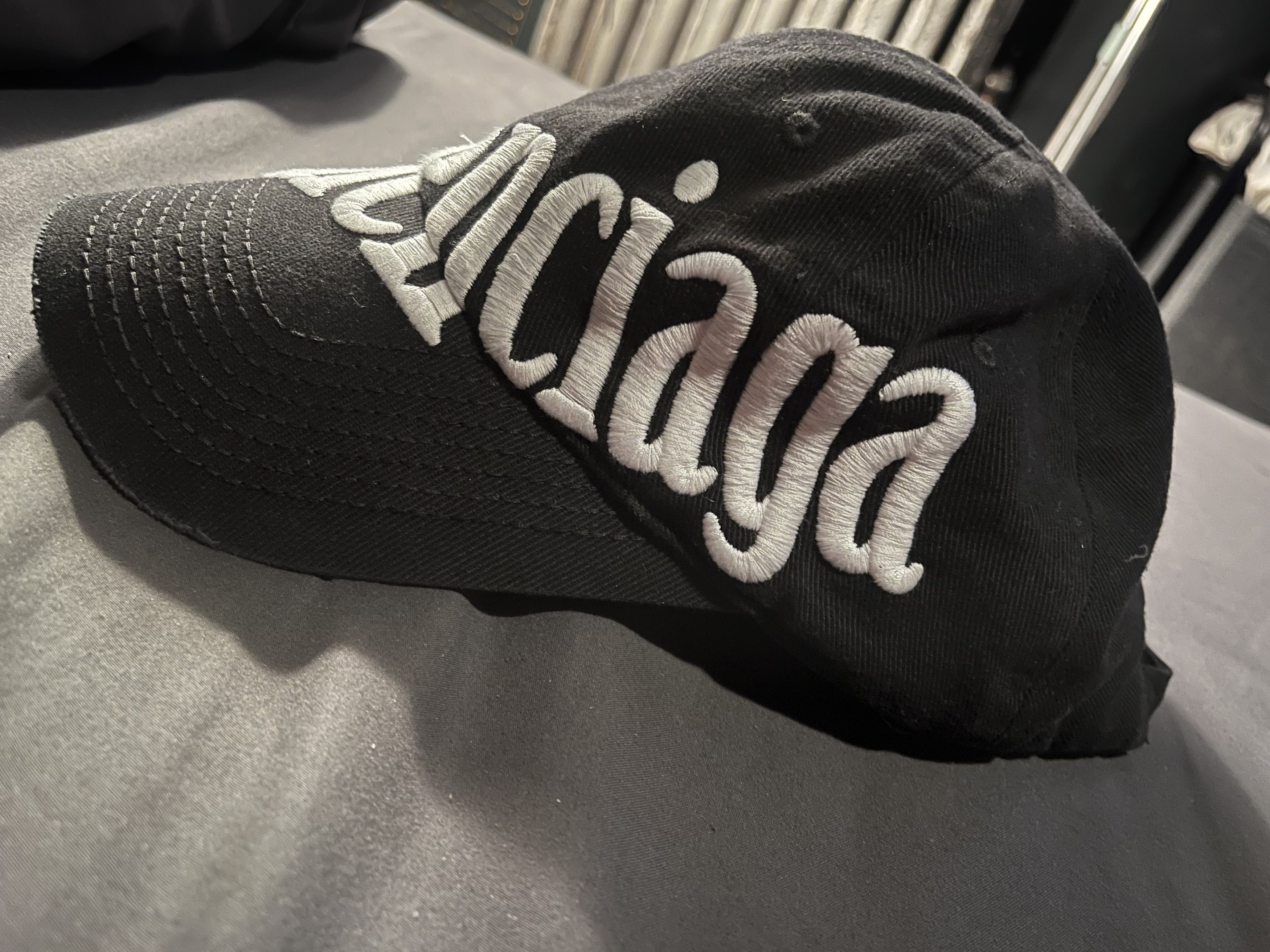 Balenciaga Balenciaga distressed baseball hat Size 26 - 4 Thumbnail