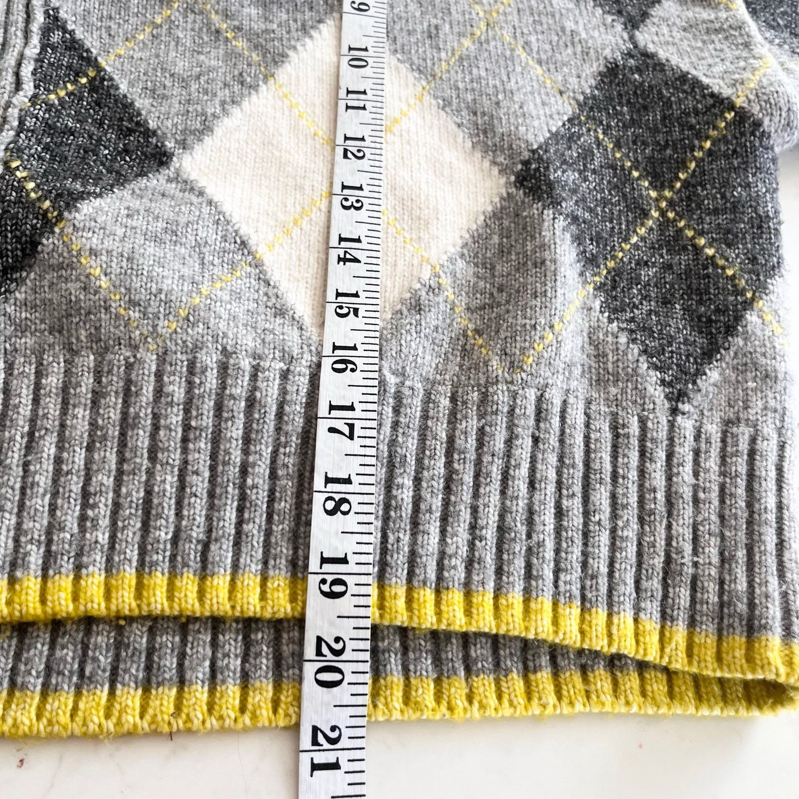 H&M Pringle of Scotland x H&M Gray Argyle Crewneck Sweater Size S / US 4 / IT 40 - 10 Thumbnail