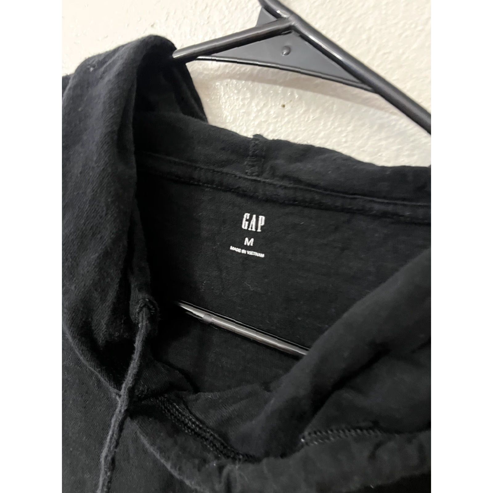 Gap VINTAGE Gap Woman's Black Hoodie T-Shirt Sweatshirt Top Medium Solid Womens Hooded Long Sleeve Size M / US 6-8 / IT 42-44 - 2 Thumbnail