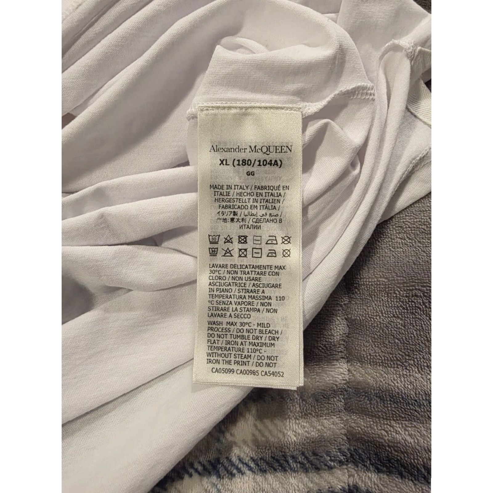 Alexander McQueen Alexander McQueen Spray Paint Stencil Skull T Shirt White Men's XL Size US XL / EU 56 / 4 - 6 Thumbnail