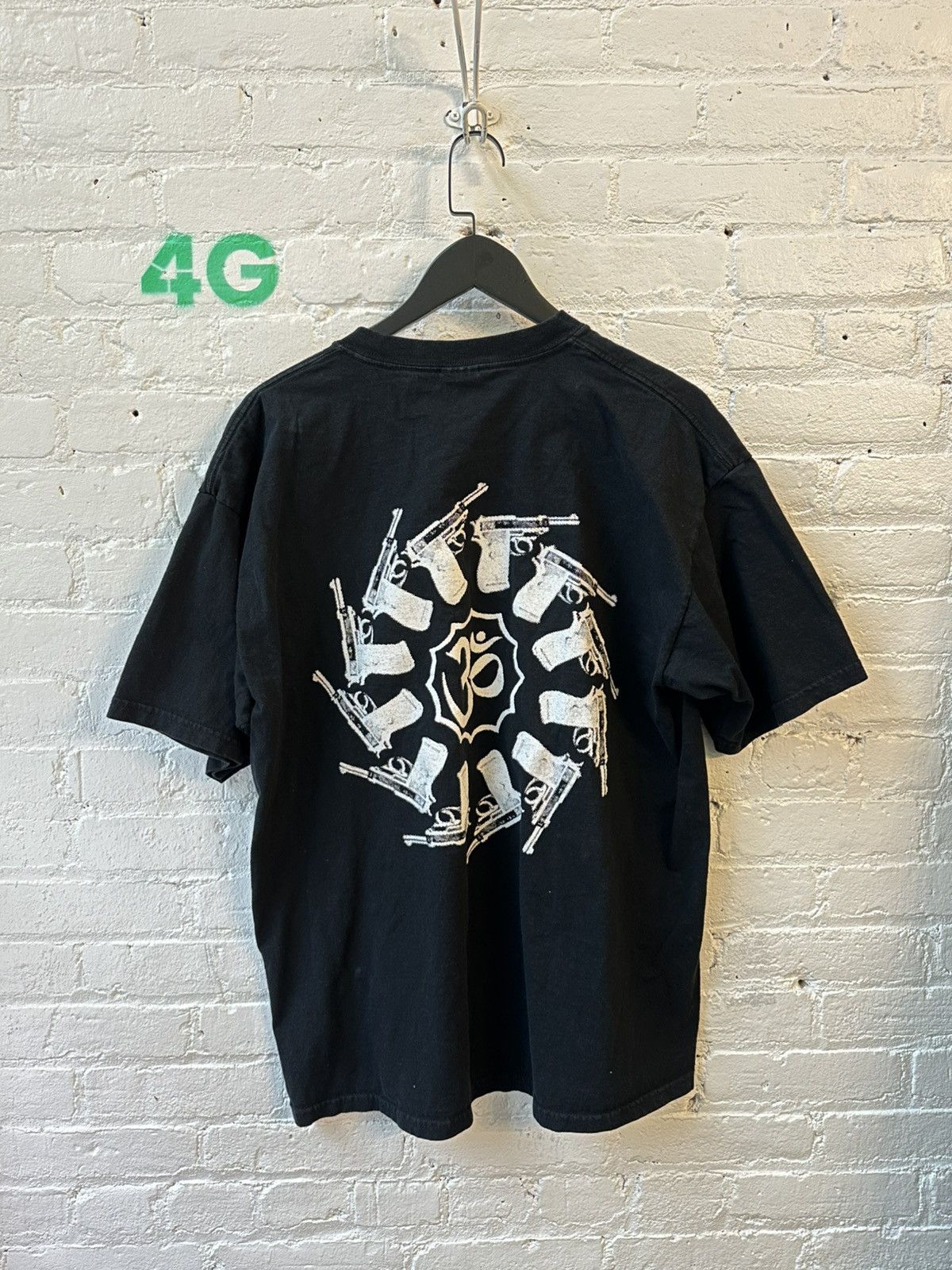 Vintage HAPPINESS IS A WARM GUN VINTAGE T Size US M / EU 48-50 / 2 - 3 Thumbnail