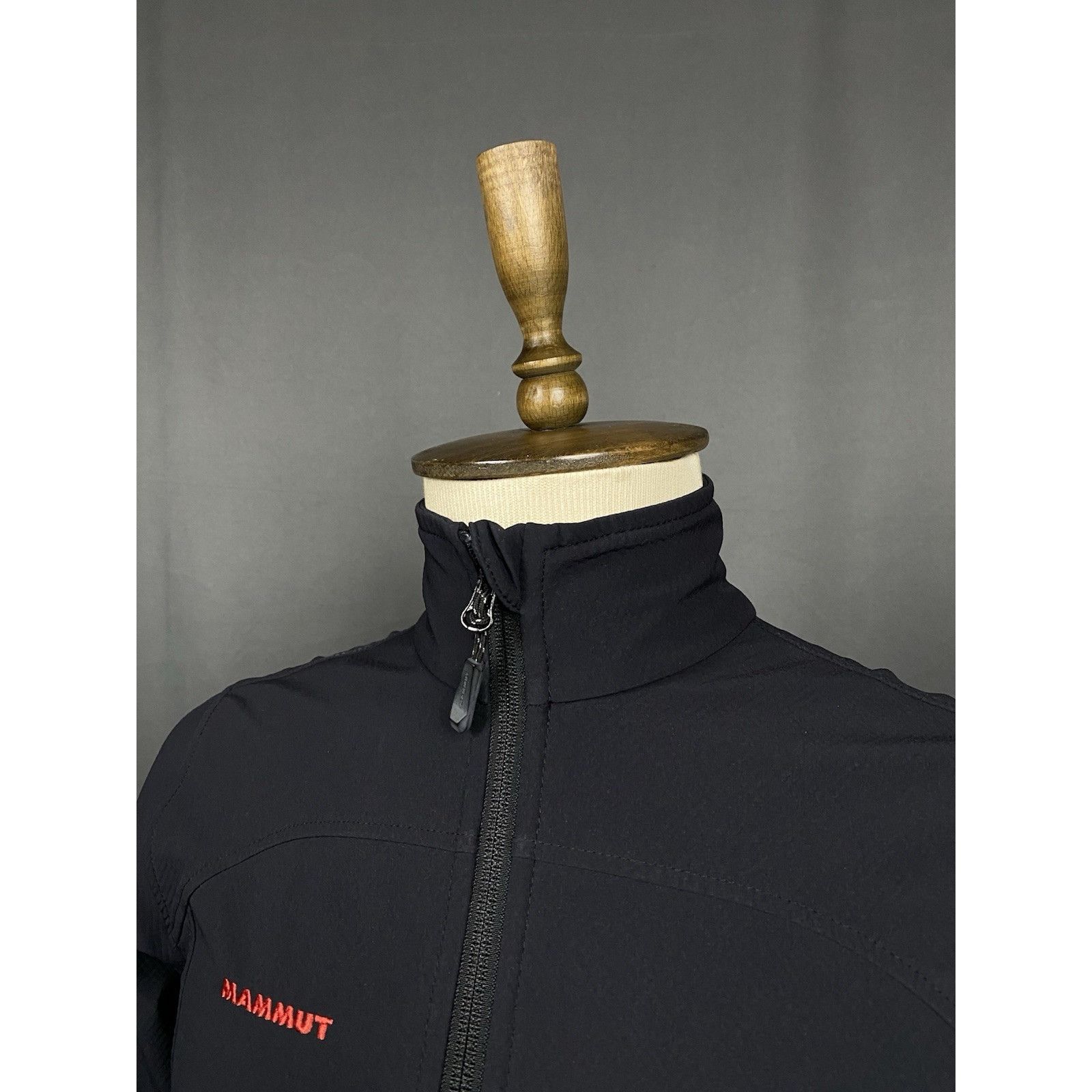 Mammut Mammut Men's Black SoftTech Softshell Windbreaker Jacket Siz Size US S / EU 44-46 / 1 - 5 Thumbnail