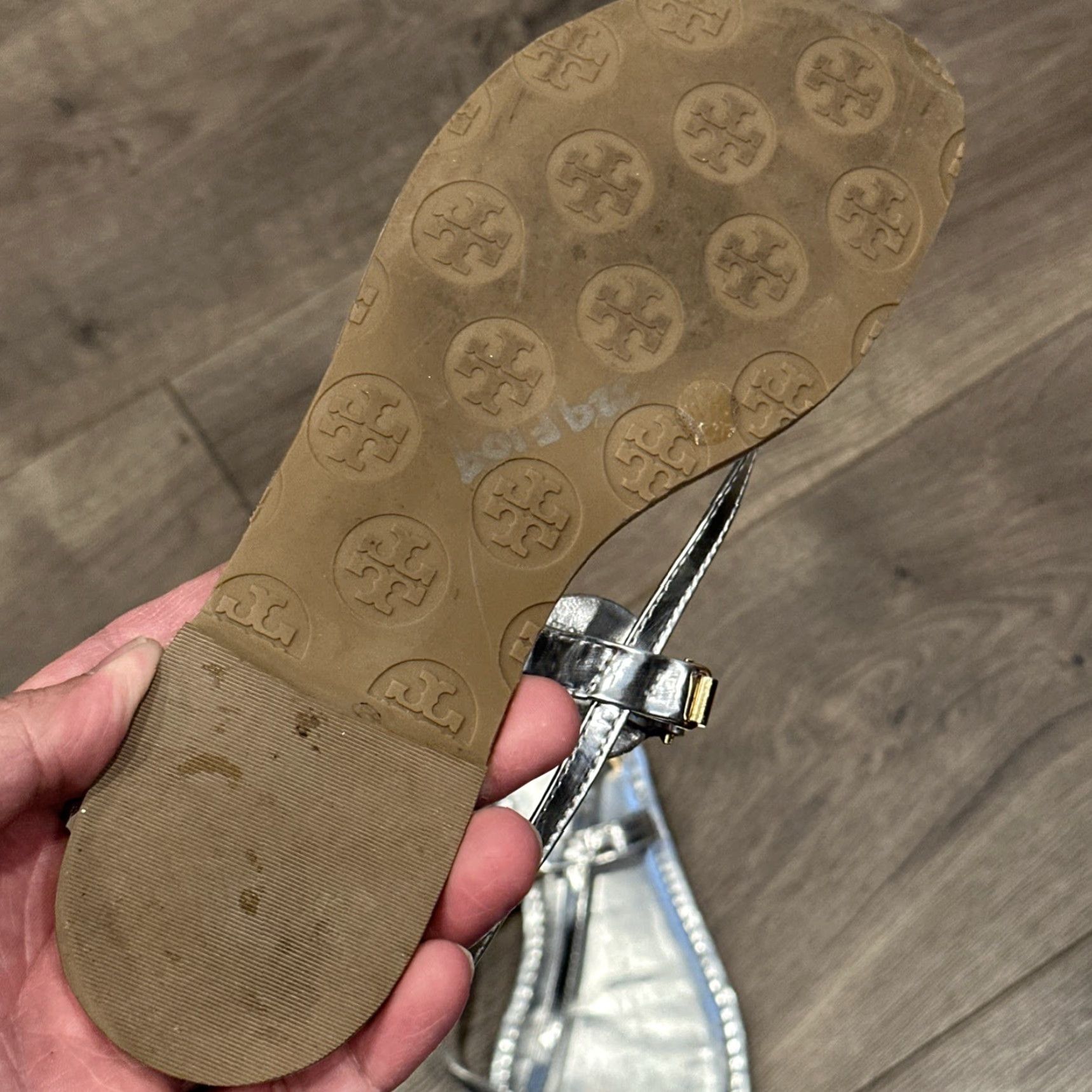 Tory Burch TORY BURCH ALI SILVER LEATHER THONG SANDALS FLAT WOMENS SIZE 5.5 M Size US 5.5 / IT 35.5 - 3 Thumbnail