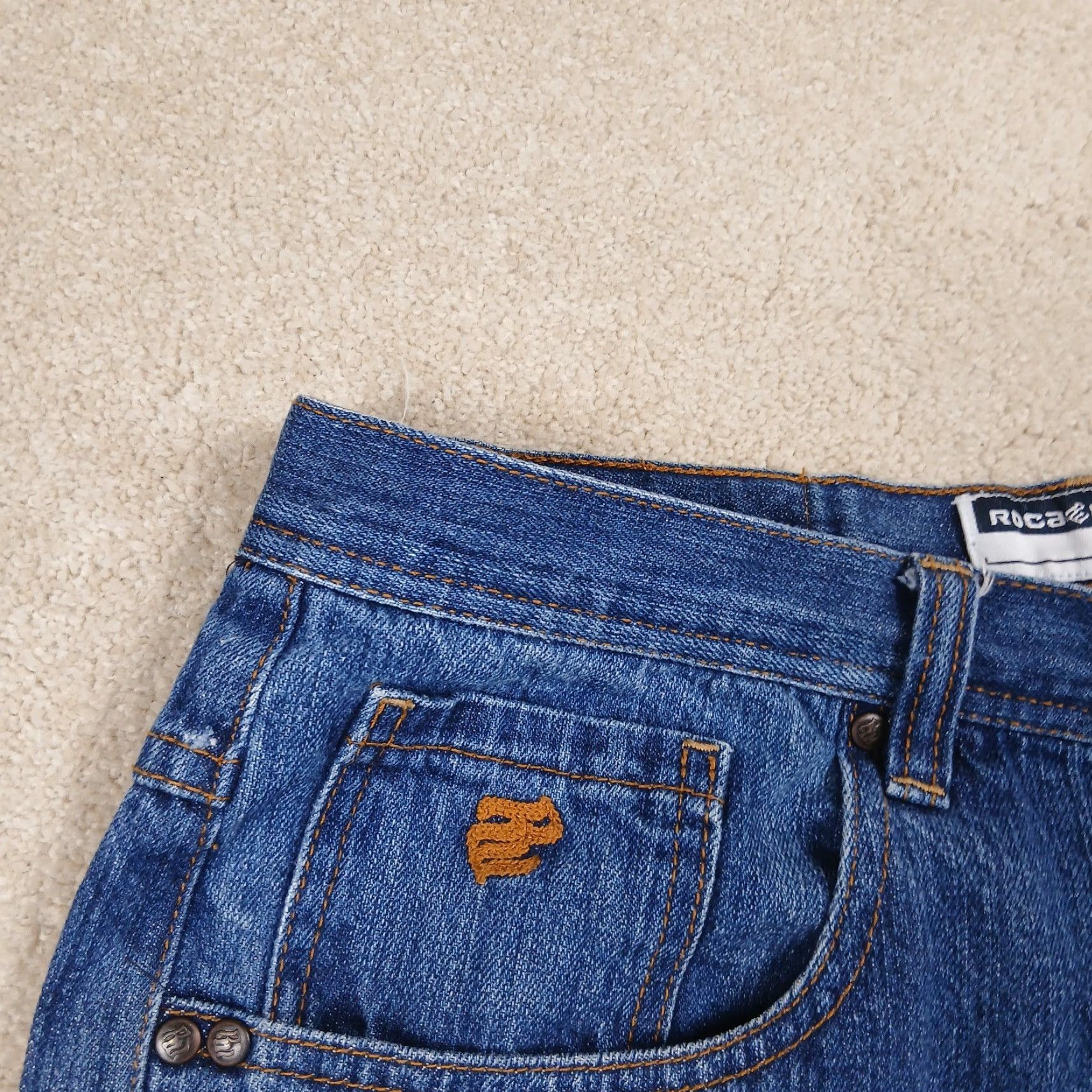Rocawear VINTAGE Rocawear Jeans Mens 34x32 Baggy 5-Pocket Embroidered Pocket Blue Denim JNCO Y2K Hip Hop Mens Size US 34 / EU 50 - 4 Thumbnail