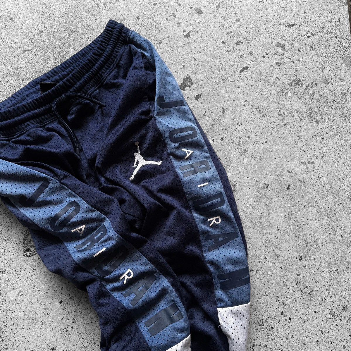 Jordan Brand Air Jordan Boys Vintage Navy Blue Track Pants Pockets Logo Size US 26 / EU 42 - 4 Thumbnail