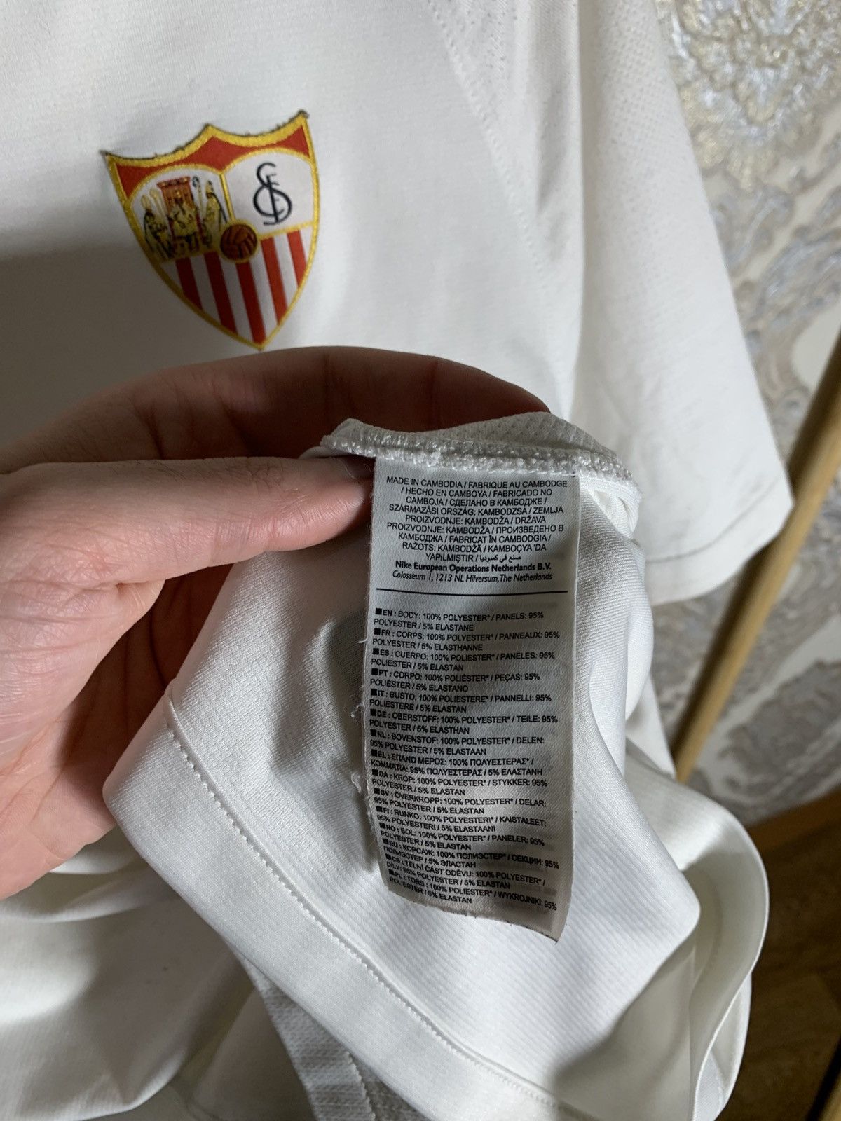 Nike VINTAGE NIKE FC SEVILLA SPAIN SOCCER JERSEY RETRO Y2K 90s Size US L / EU 52-54 / 3 - 5 Thumbnail
