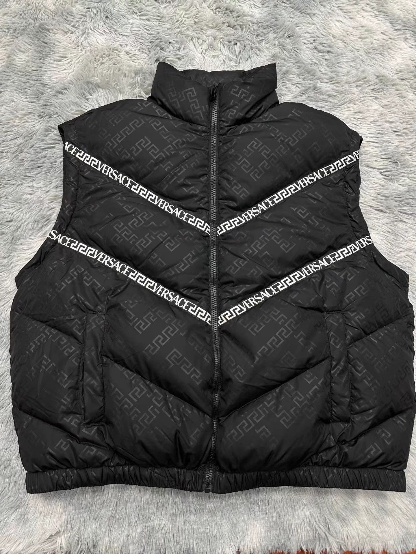 Versace Versace All-Over Logo Puffer Removable Vest Size 62 Size US XXL / EU 58 / 5 - 3 Thumbnail