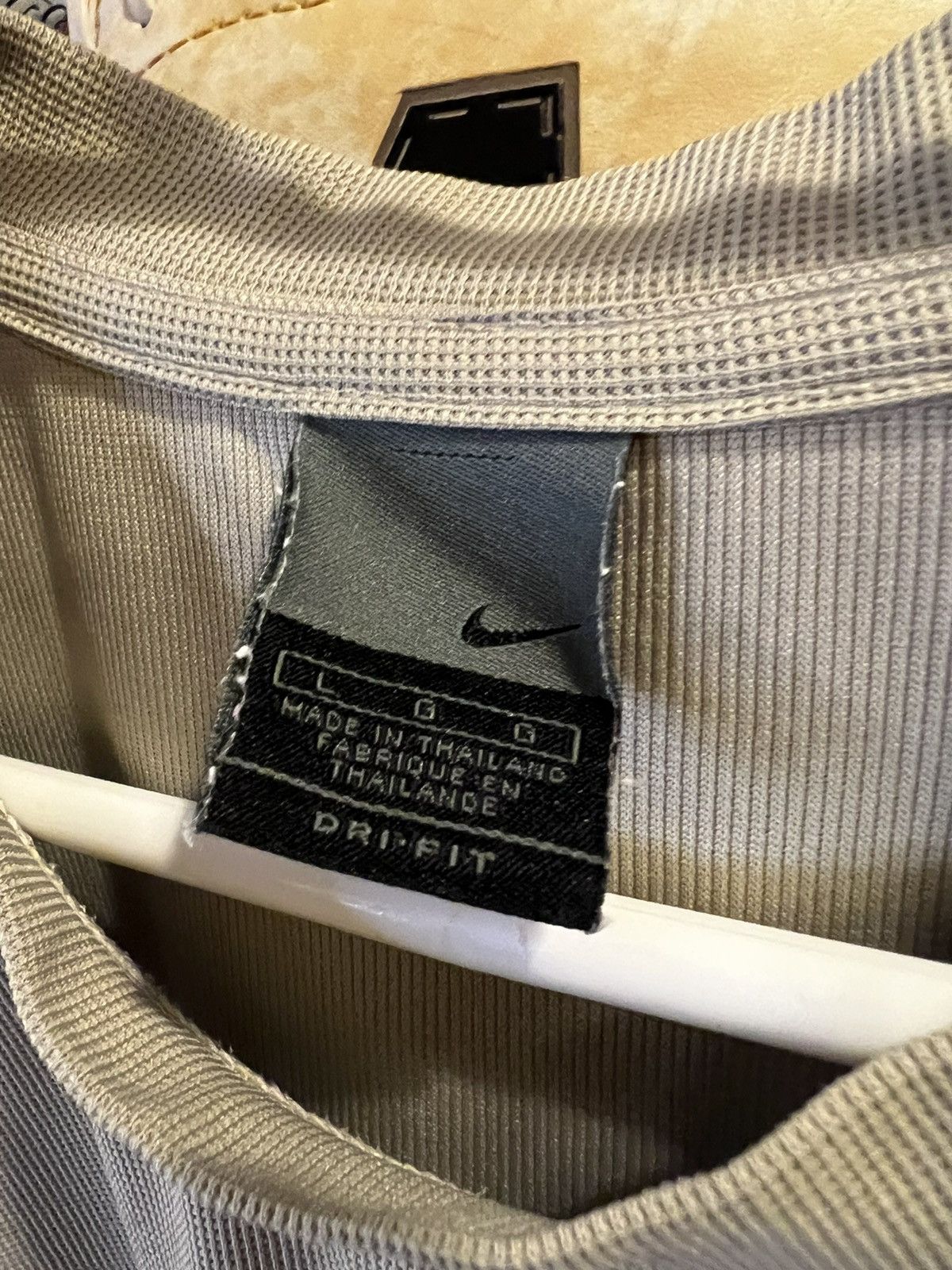 Nike × Vintage VTG Cream NIKE center check Tee Size US L / EU 52-54 / 3 - 7 Thumbnail