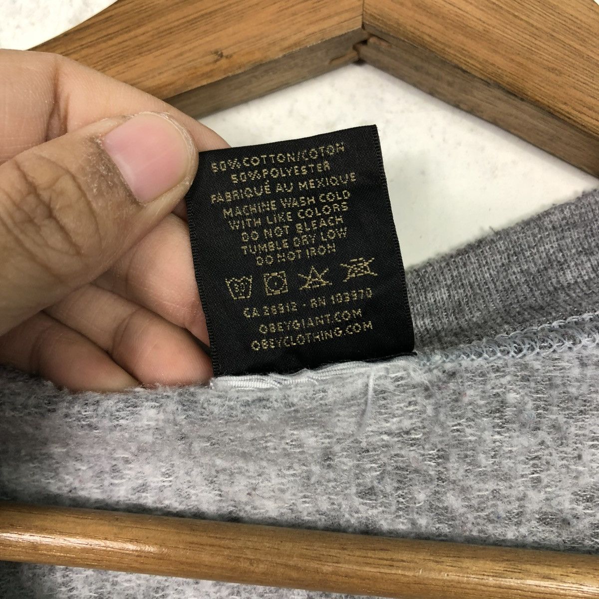 Obey 🔥VINTAGE SWEATSHIRT OBEY BIG LOGO OVER PRINT Size US M / EU 48-50 / 2 - 16 Thumbnail