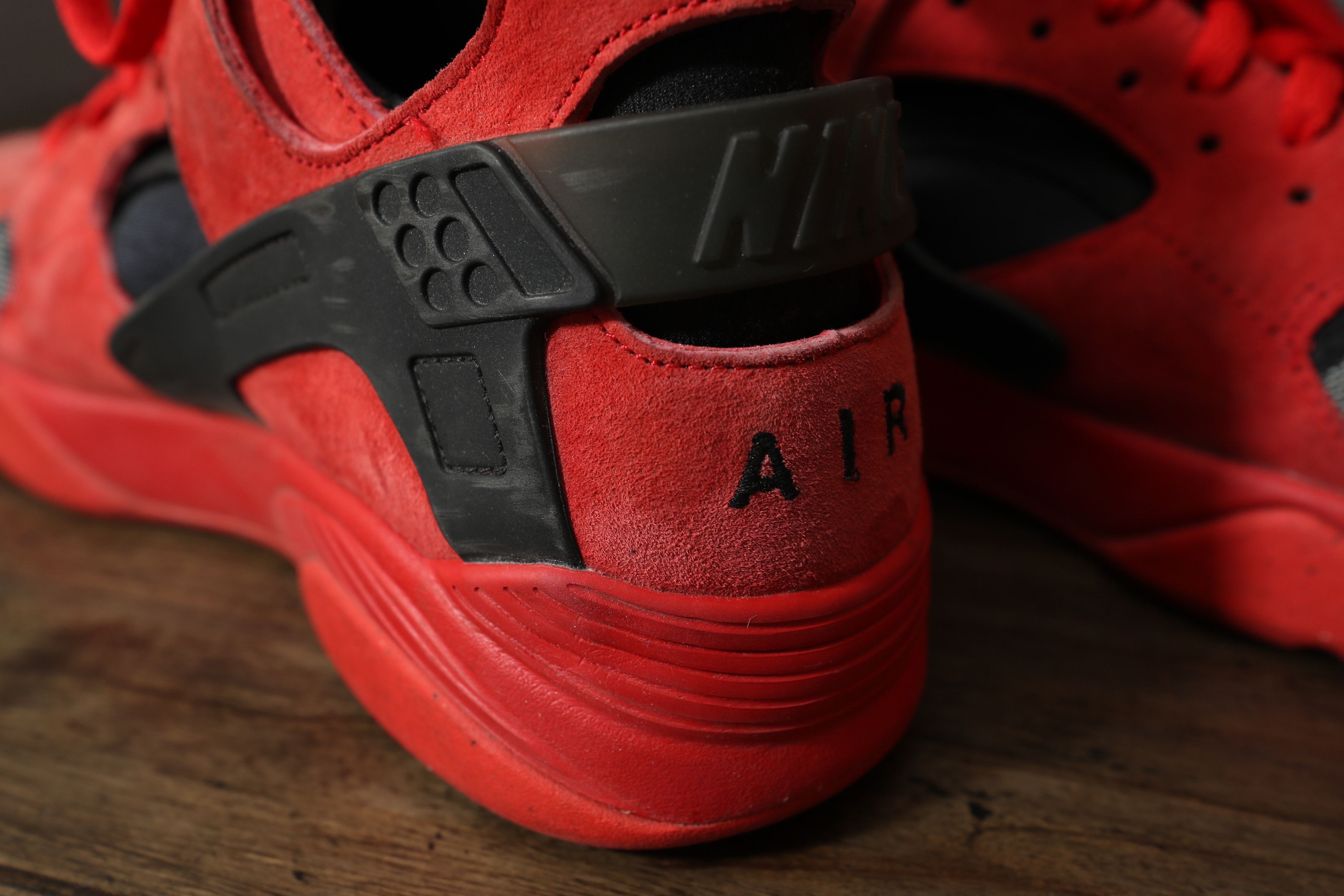 Nike Nike Air Flight Huarache University Red Black (10) Size US 10 / EU 43 - 13 Thumbnail