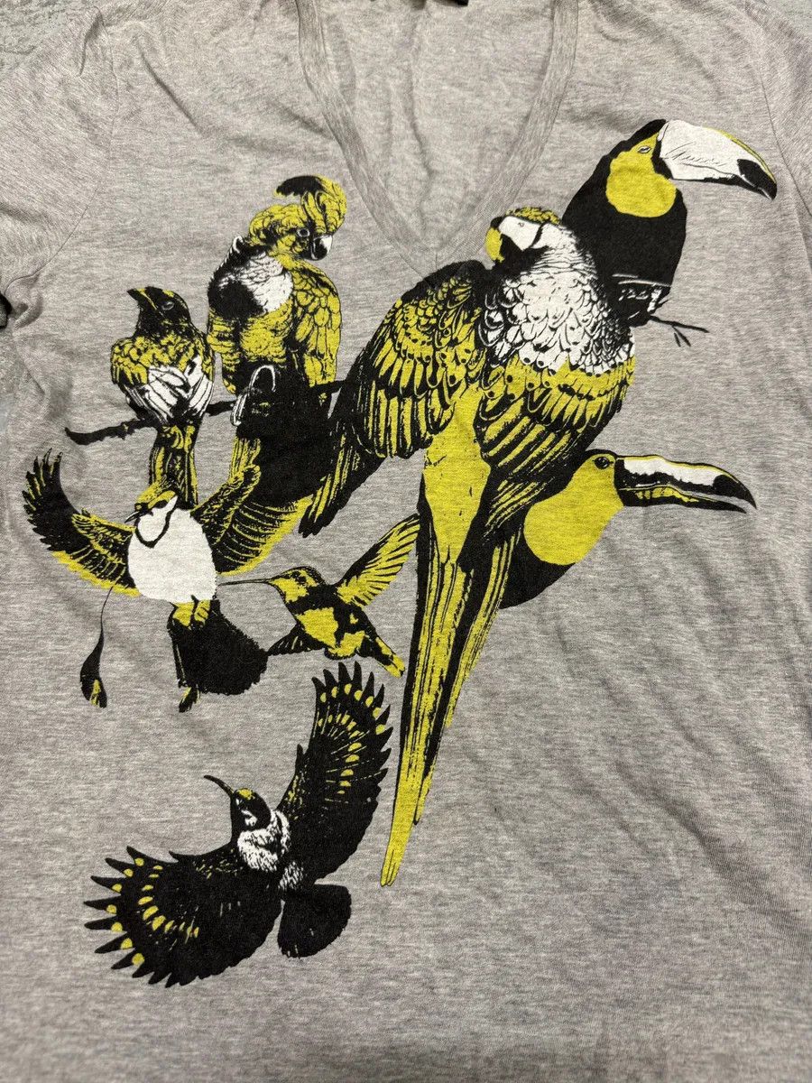 Gucci SS2008 Gucci Grey V Neck Birds Toocan T-Shirt Size US XS / EU 42 / 0 - 5 Thumbnail