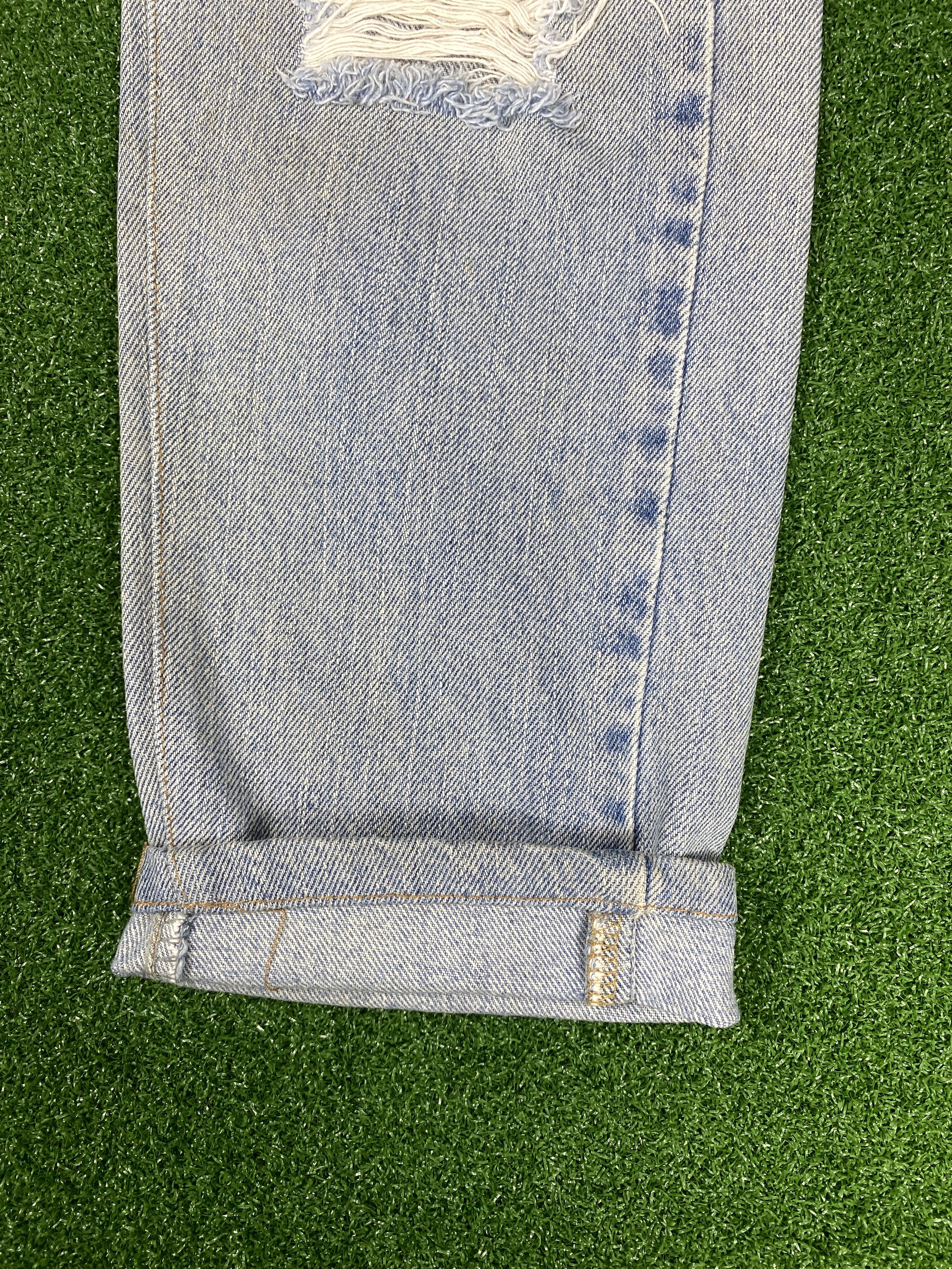 Levi's × Vintage Vintage Levi's 505 Distressed Denim Mid wash Jeans Size US 31 - 7 Thumbnail