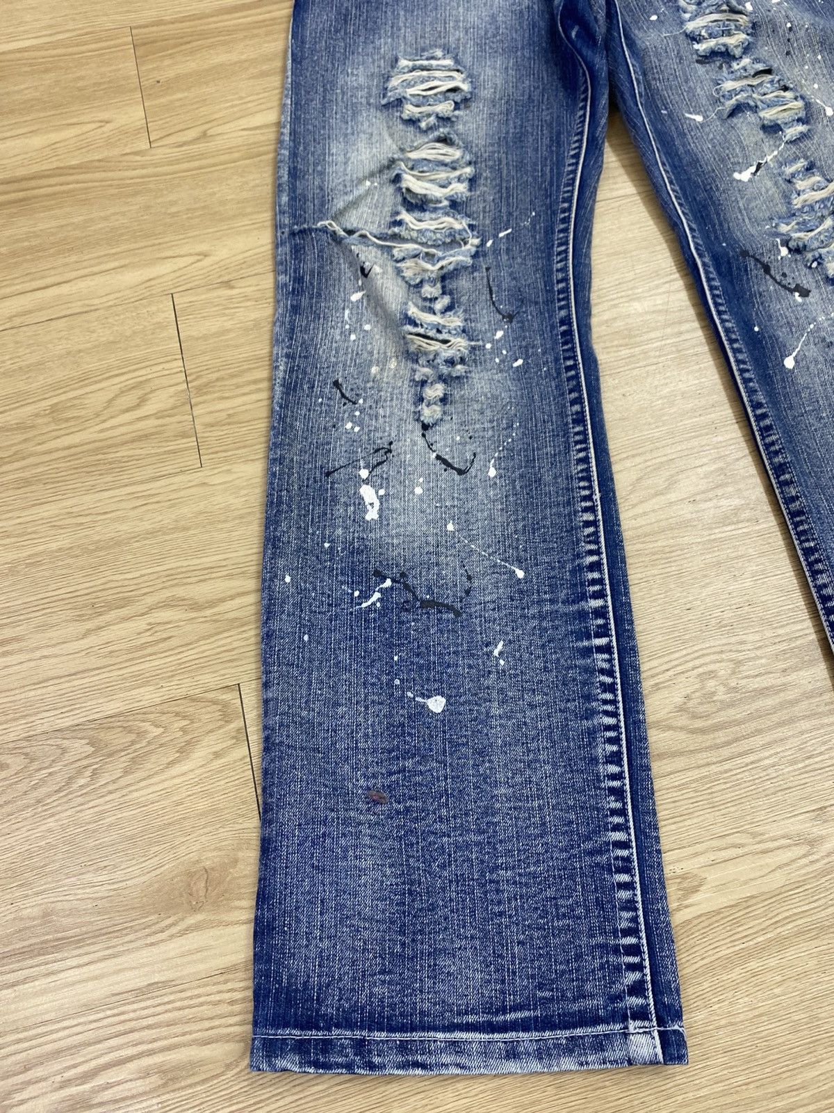 Japanese Brand Japanese Brand Distressed Style Splatter Paint Jeans Size US 33 - 7 Thumbnail