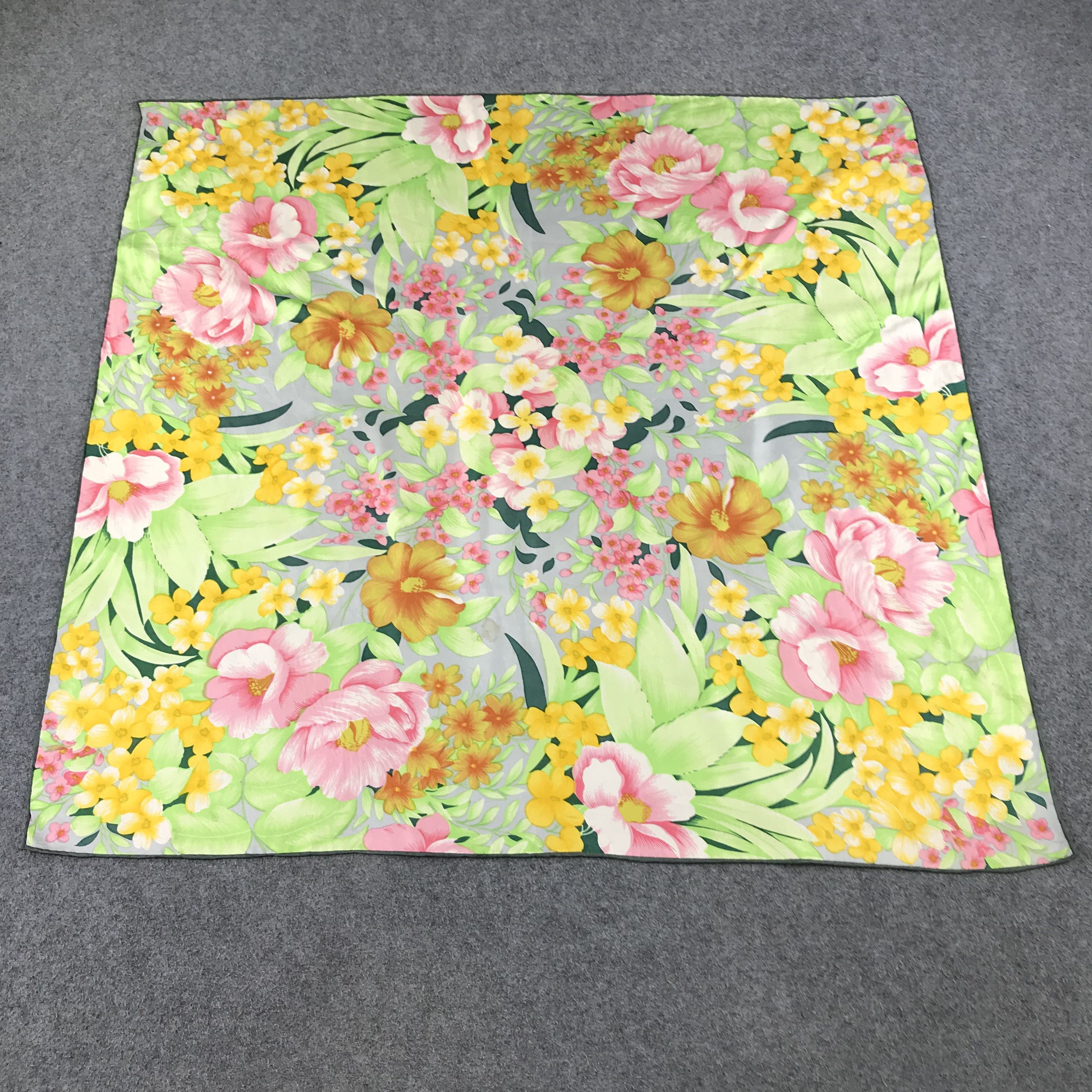 Japanese Brand Vintage Luxury Floral Silk Scarf M156 Size ONE SIZE - 2 Thumbnail