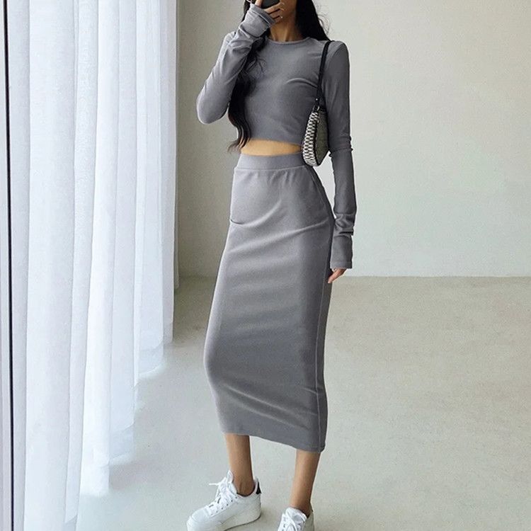 Other Sexy Round Neck Padded Base Skirt Suit Size M / US 6-8 / IT 42-44 - 1 Thumbnail