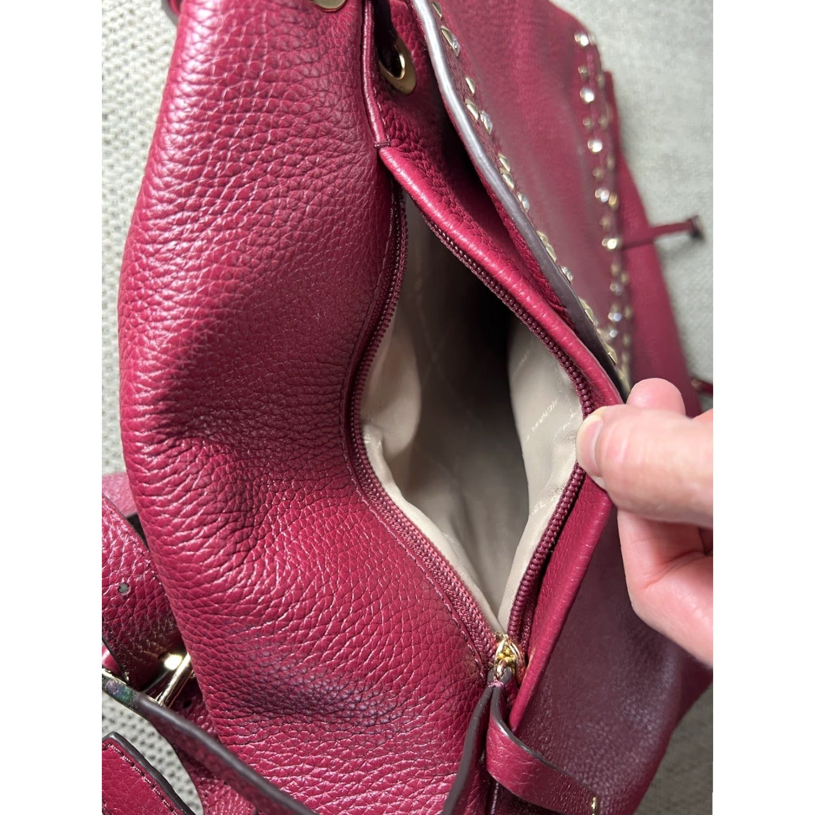 Vintage Michael Kors Mulberry Pebbled Leather Crystal Studded Drawstring Backpack EUC Women Bag Medium Burgundy Leather Size ONE SIZE - 5 Thumbnail