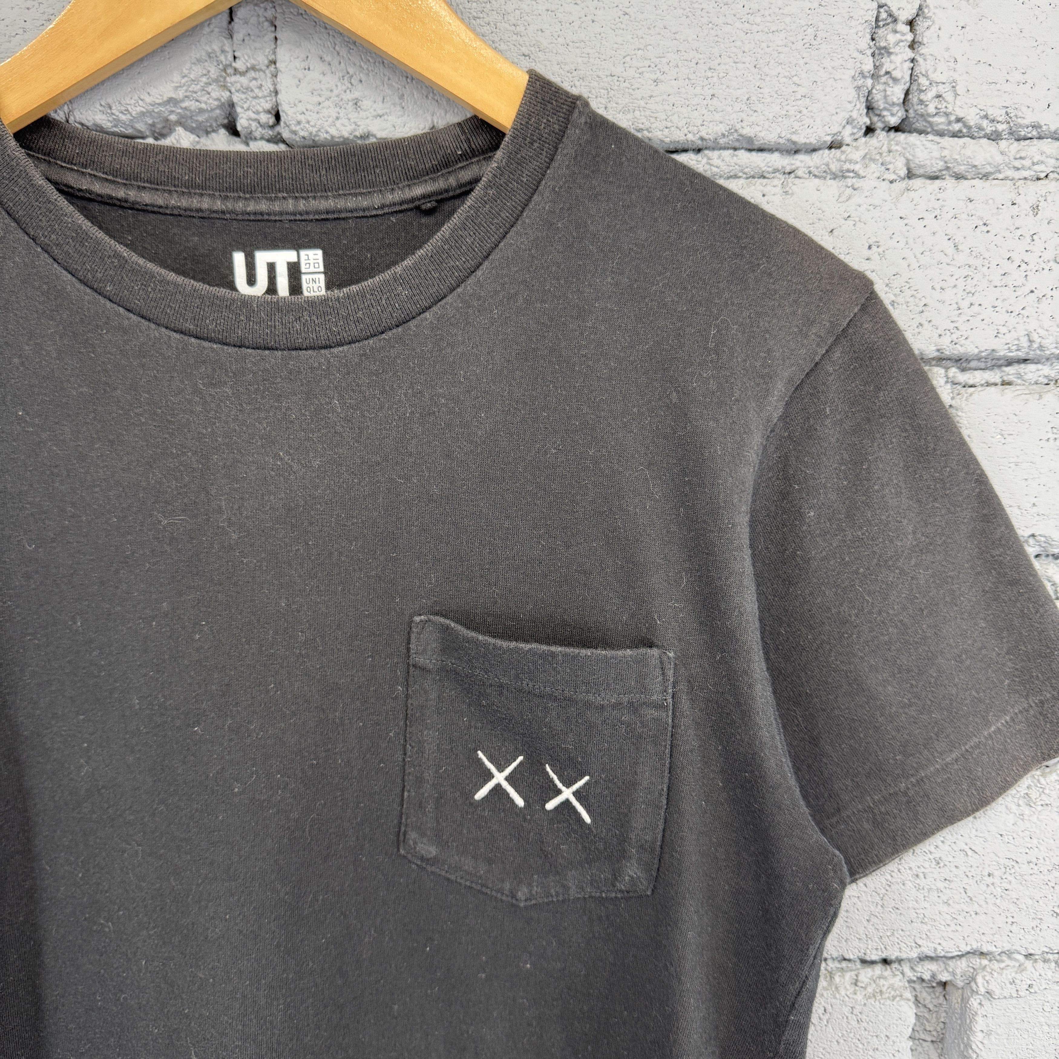 Kaws × Uniqlo Uniqlo Kaws Sesame Street Single Pocket Tshirt Size US XS / EU 42 / 0 - 4 Thumbnail