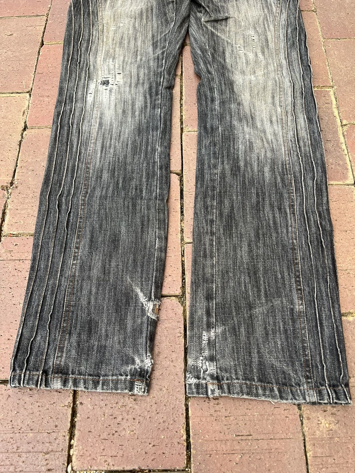 Japanese Brand LAV DISTRESSED JEANS VERY RARE Size US 31 - 5 Thumbnail