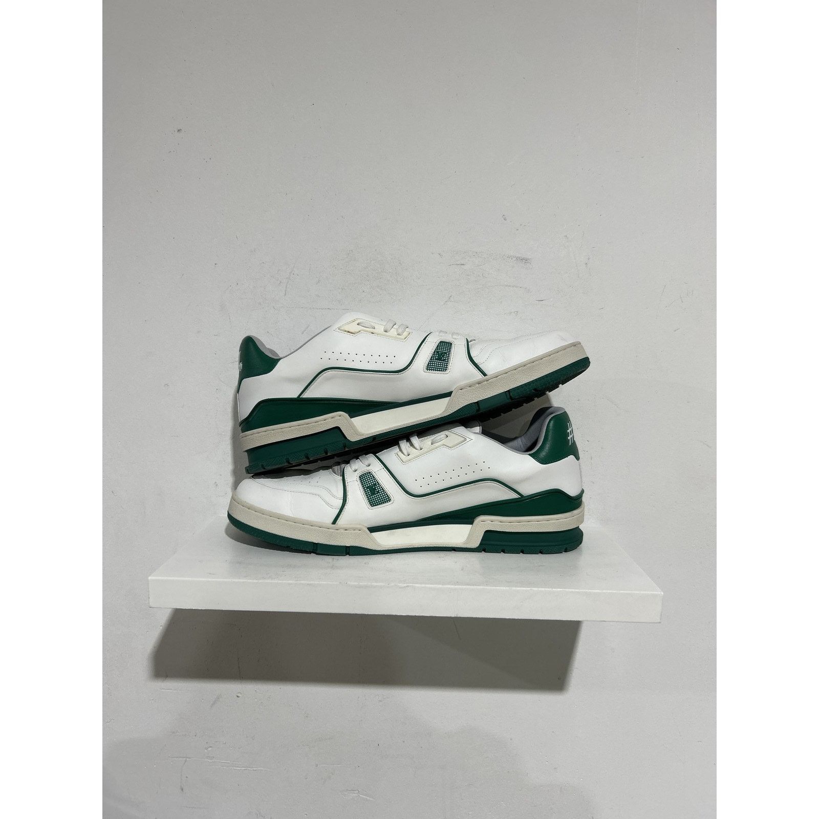 Louis Vuitton LOUIS VUITTON LV LOW TRAINER OG GREEN SIZE 12 PREOWNED Size US 12 / EU 45 - 2 Thumbnail
