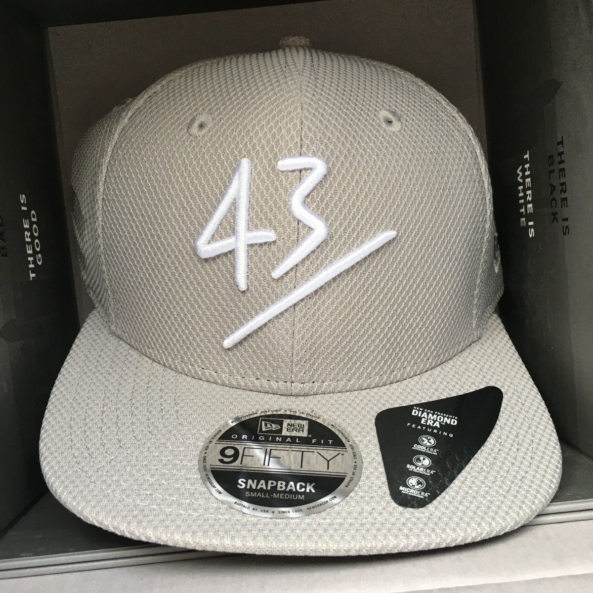 image of New Era X 43 Einhalb Mmxi 9Fifty Hat Super Ltd in Grey, Men's