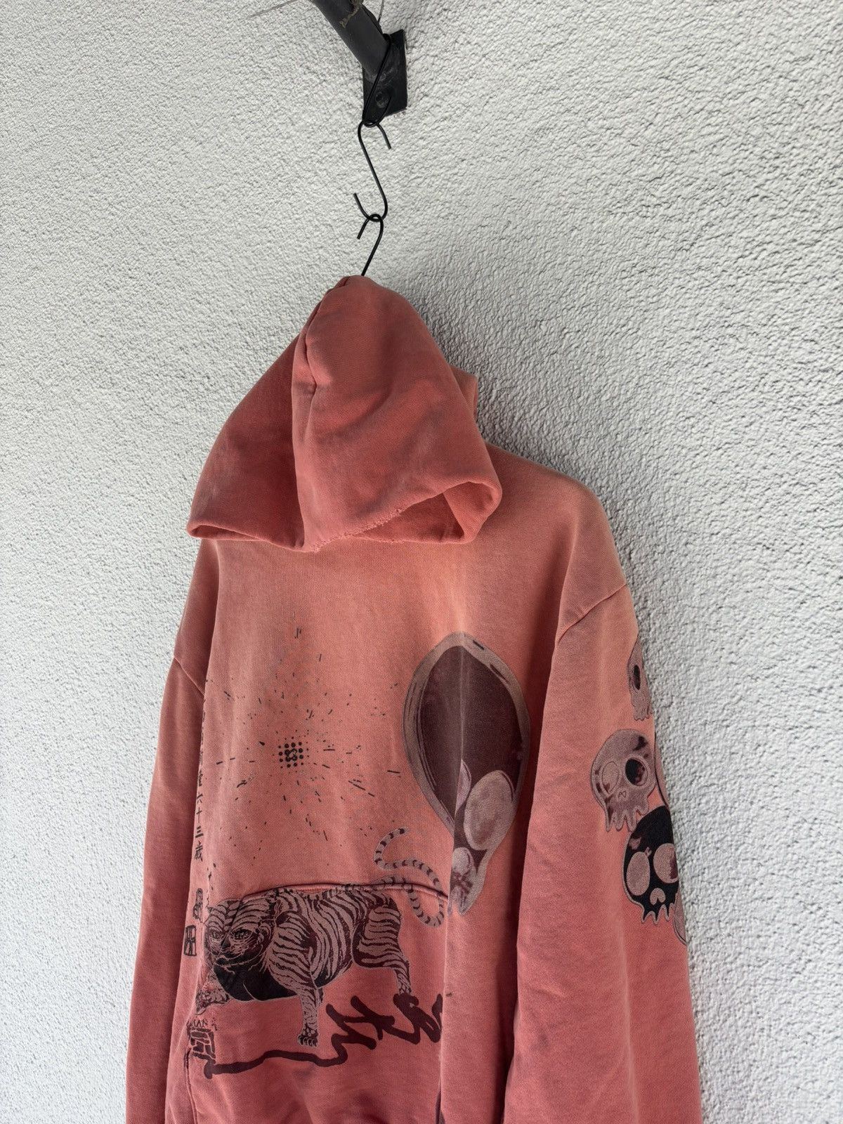 Travis Scott Travis scort x takashi murakami Size US L / EU 52-54 / 3 - 1 Thumbnail