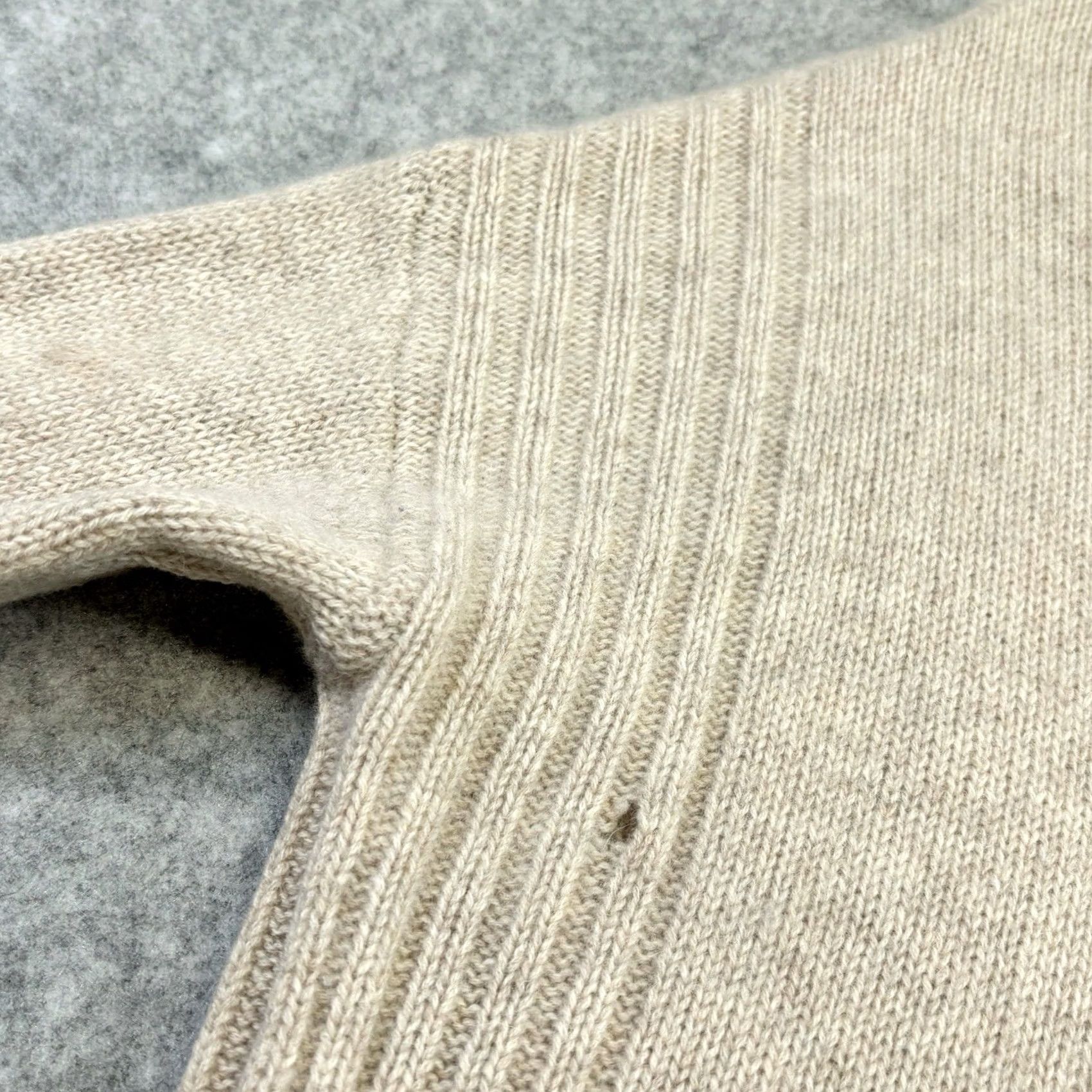 Vintage Wyse London Pullover Womens S/M jumper wool cashmere beige women Damaged See Pics Size S / US 4 / IT 40 - 4 Thumbnail
