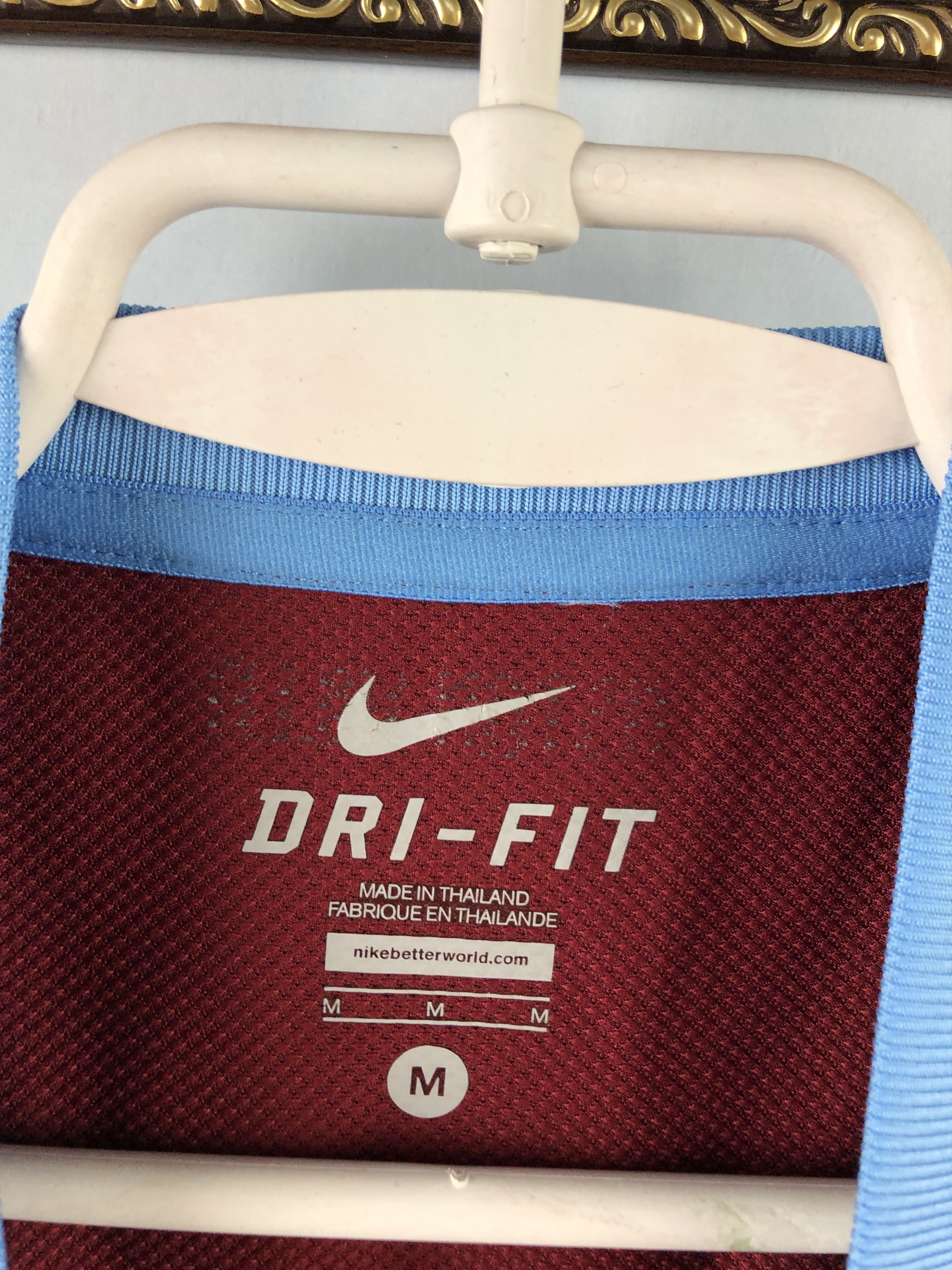 Nike Aston Villa football shirt 2011 Soccer #2 Hutton Nike Jersey Size US M / EU 48-50 / 2 - 12 Thumbnail