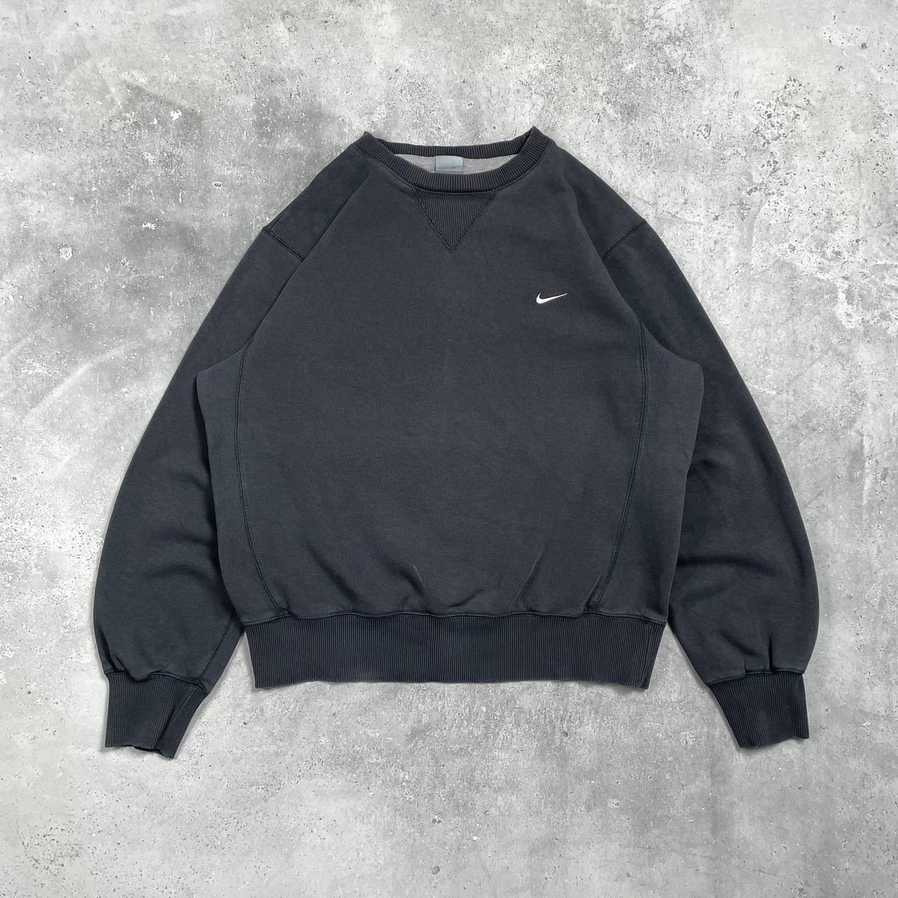 Nike Vintage 2000s Nike Small Swoosh Logo Boxy Fit Sweatshirt M Size US M / EU 48-50 / 2 - 1 Thumbnail