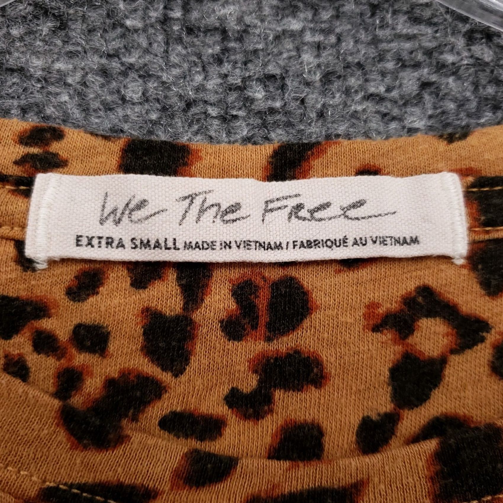 Vintage We The Free Clarity T Shirt Womens XS Brown Leopard Print Short Sleeve Pullover Round Neck Casual Basic Fashion Knit Top Mens Womens Girls Boys Size XS / US 0-2 / IT 36-38 - 7 Thumbnail