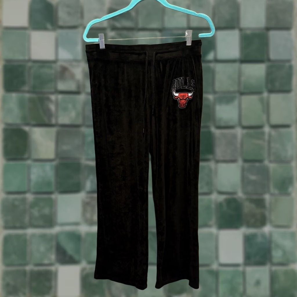 NBA NBA Sweatpants Womens L Black Velour Embroidered Logo Pull On Pants Size 24" / US 00 / IT 34 - 1 Thumbnail