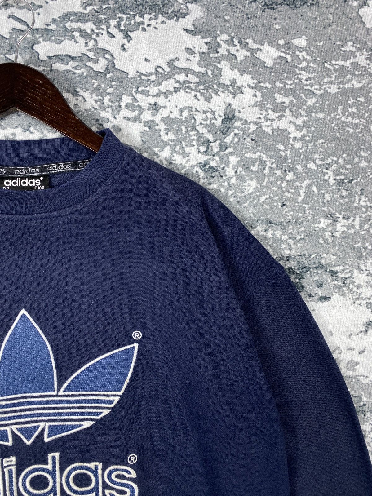Adidas Vintage Adidas Big Logo Crewneck Sweatshirts Size US L / EU 52-54 / 3 - 3 Thumbnail