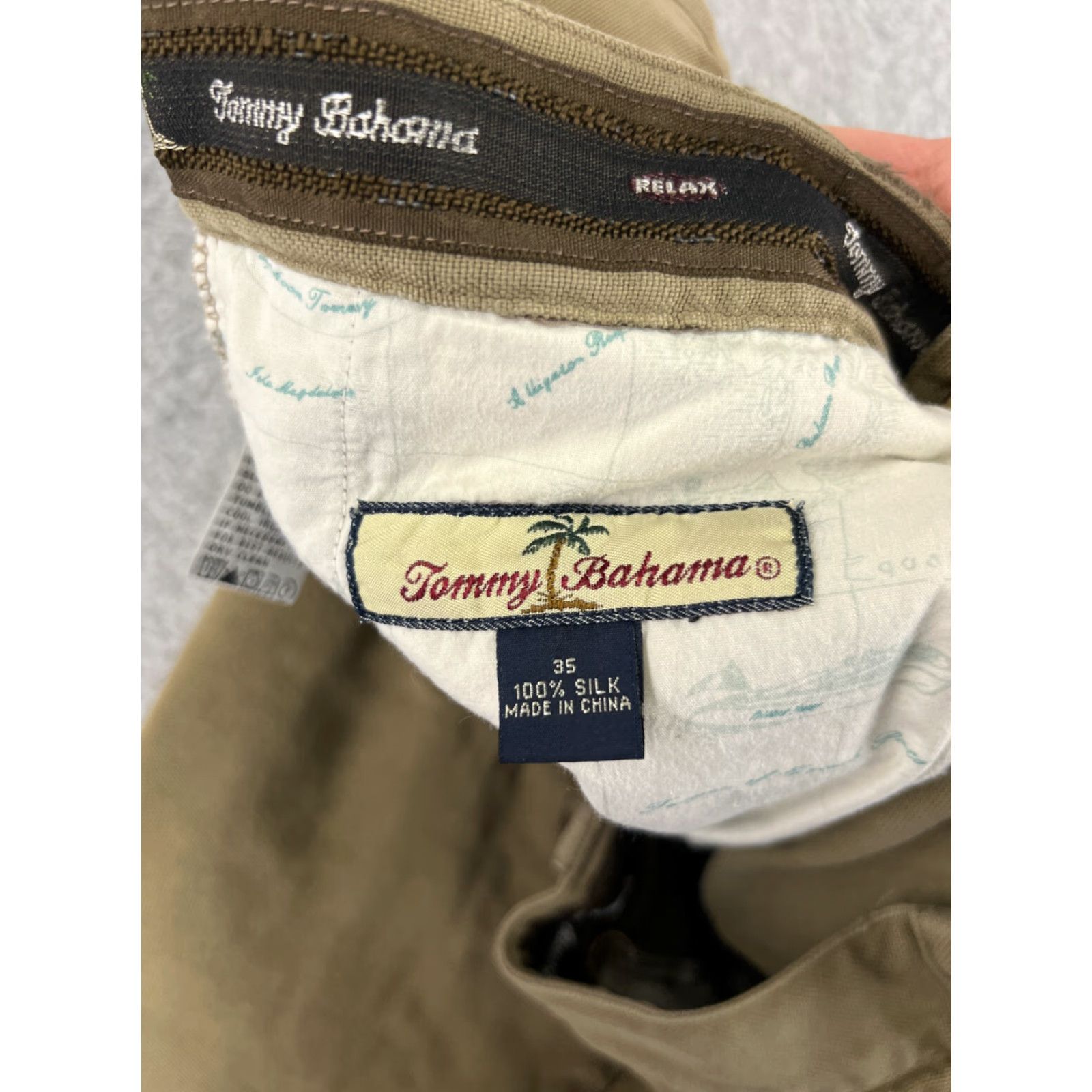 Tommy Bahama Tommy Bahama Shorts Mens 35 Brown Beige Pleated Silk Bermuda Casual Beach Resort Aloha Mens 35 Beige Silk Pleated Shorts Size US 35 - 3 Thumbnail