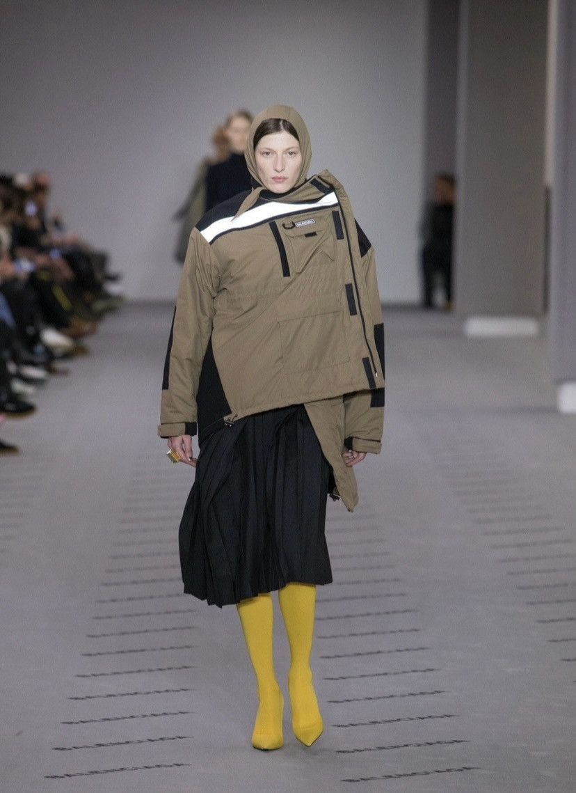 Balenciaga Balenciaga FW17 Runway Unmatching Irregular jackets Size XS / US 0-2 / IT 36-38 - 10 Thumbnail