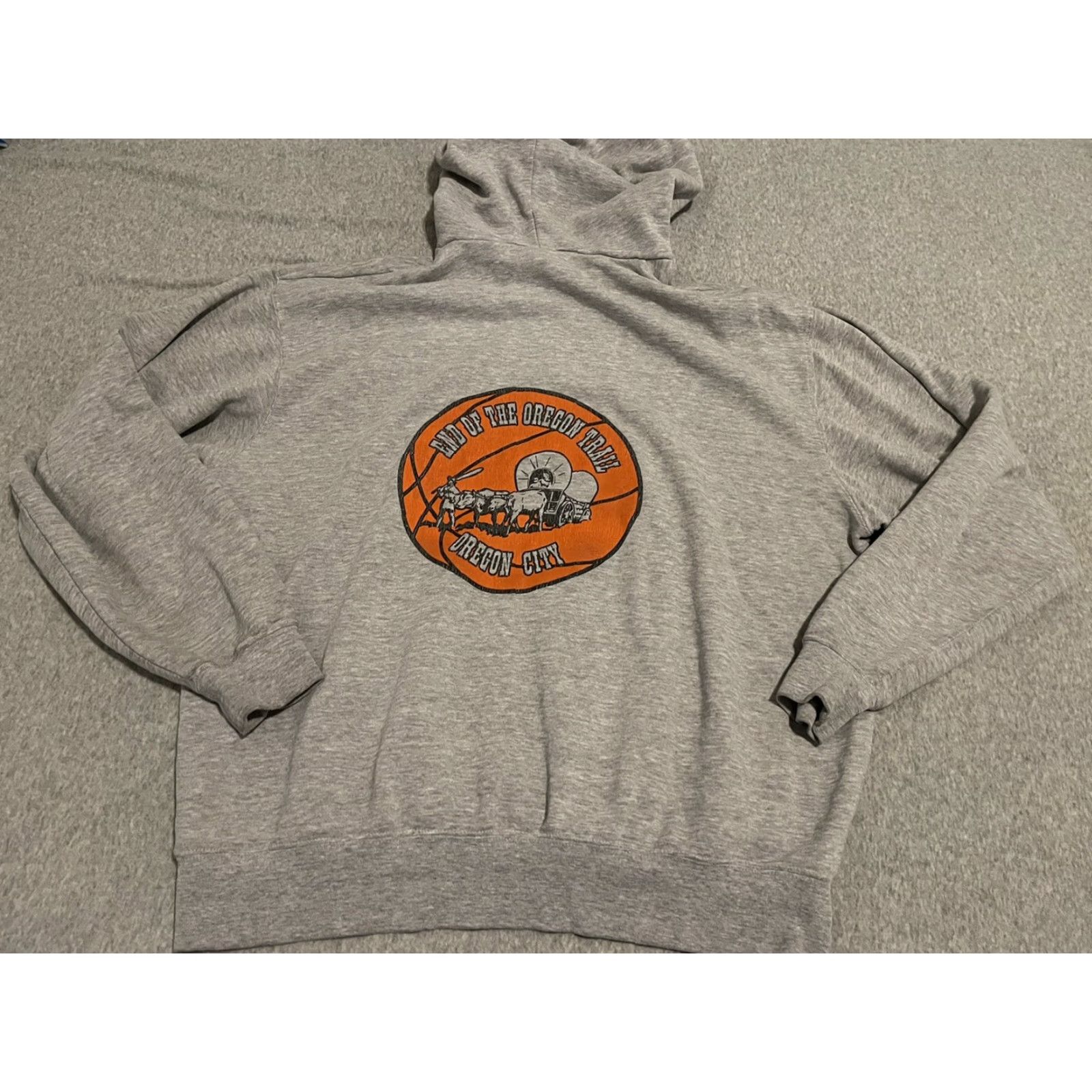 Nike VINTAGE Nike Center Swoosh Gray Hoodie Sweater End of Oregon Trail Size Large Men L Gray Nike Hoodie End of Oregon Trail Mens Large Size US L / EU 52-54 / 3 - 5 Thumbnail