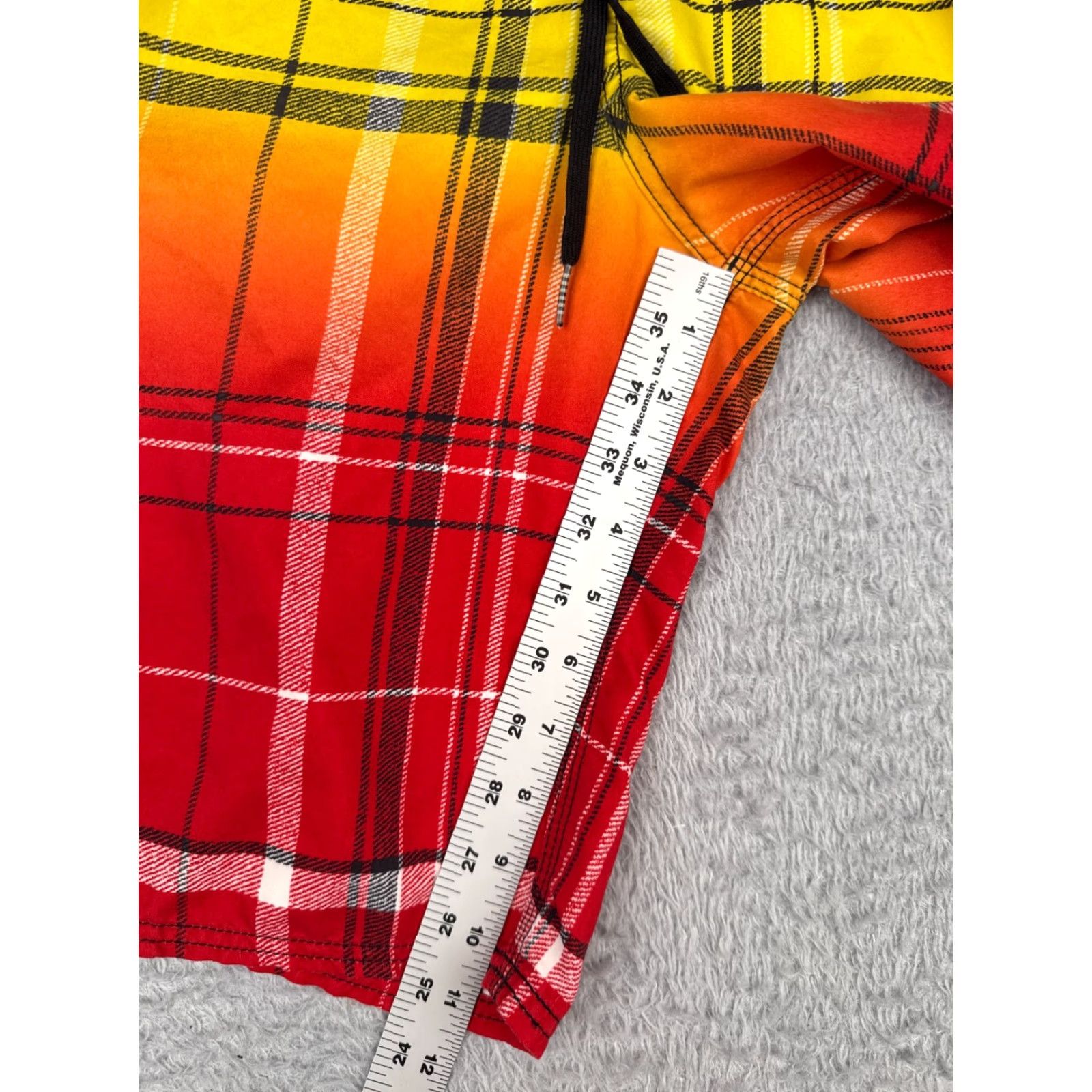 O'Neill VINTAGE: No (not vintage) — O'Neill Swim Trunks Mens 35 Red Green Stripe Board Shorts Polyester 35x11 Size US 35 - 6 Thumbnail
