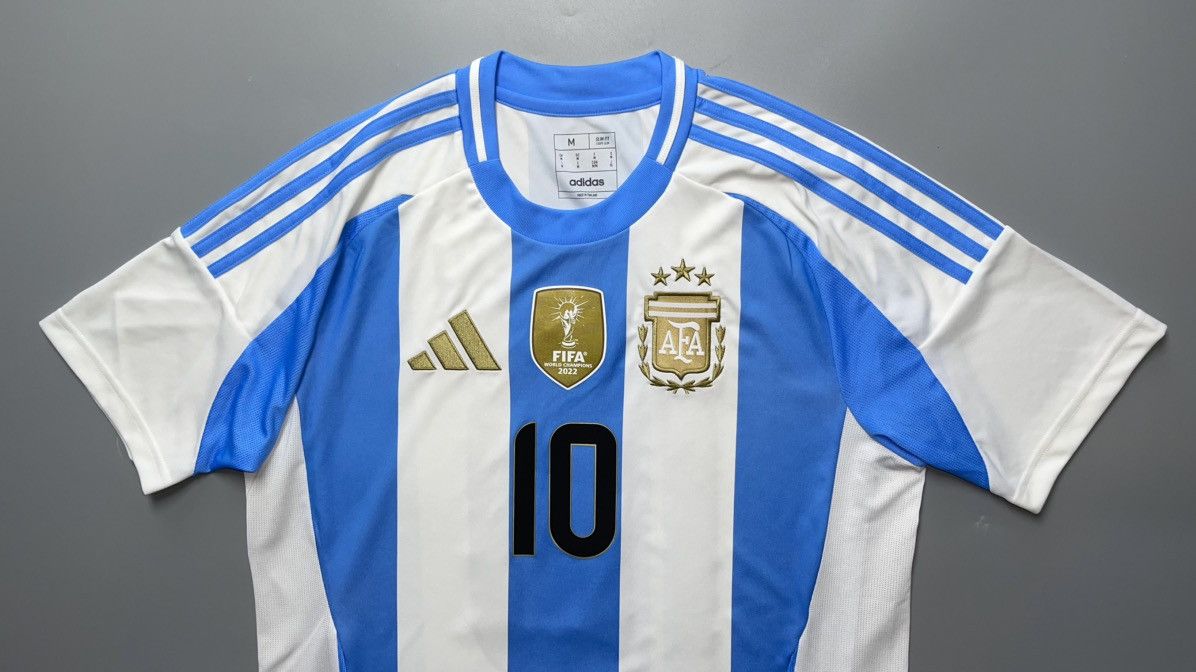 Adidas ARGENTINA ADIDAS 2024 FOOTBALL SOCCER HOME JERSEY Size US M / EU 48-50 / 2 - 3 Thumbnail
